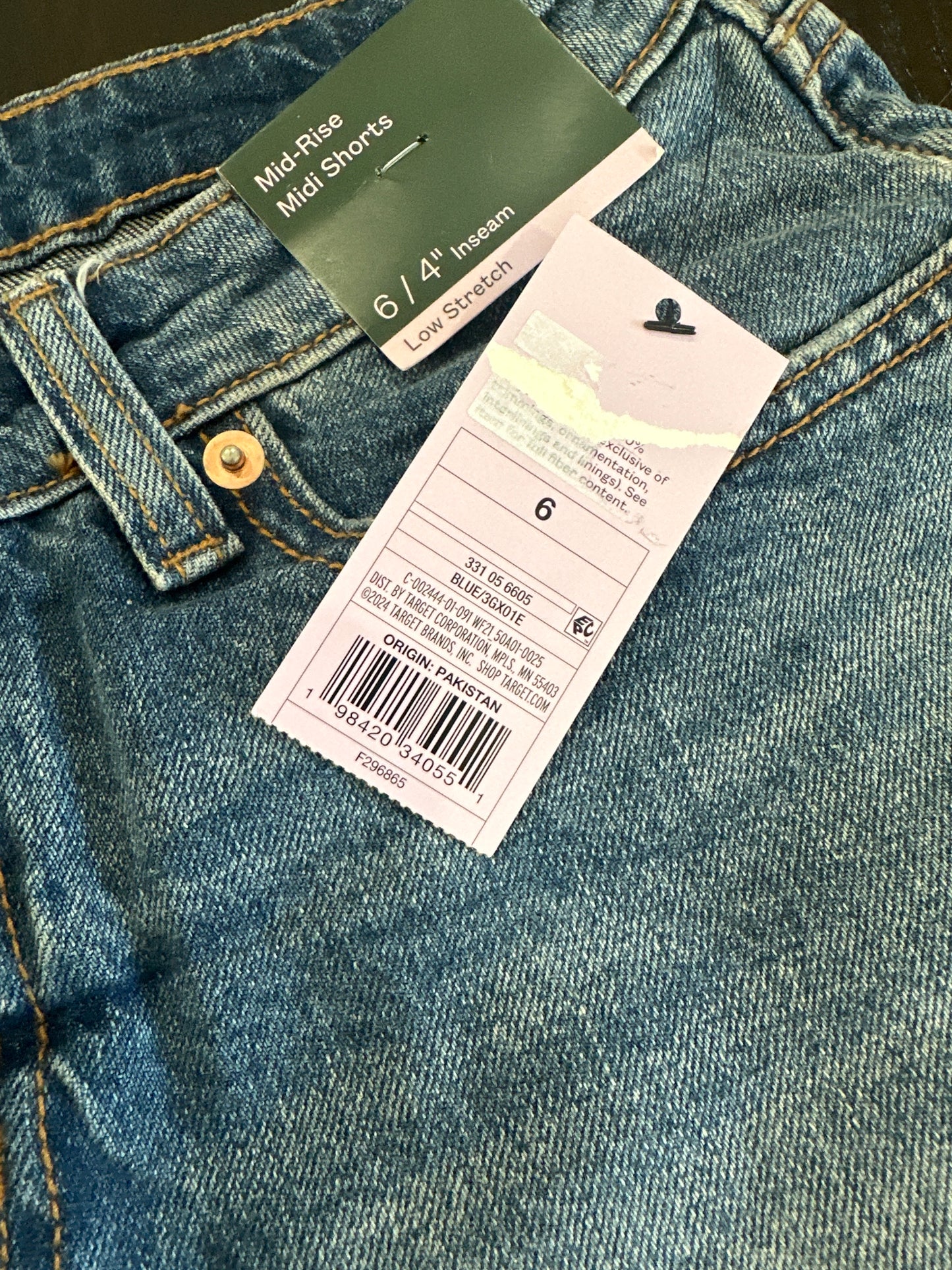 Wild Fable Women's Mid-Rise Midi Denim Shorts Blue Size 6 4" Inseam Low Stretch