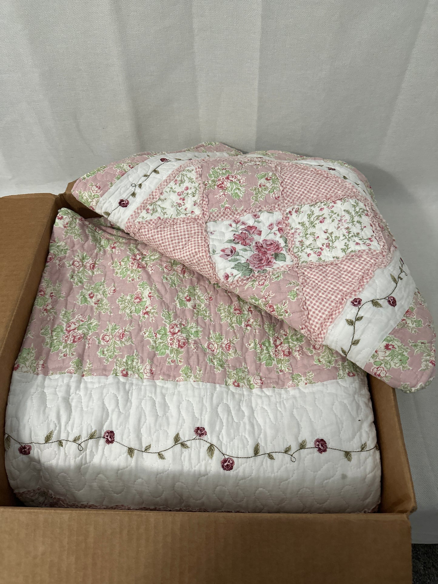 Donna Sharp Strawberry Garden Quilt & Sham Set Queen