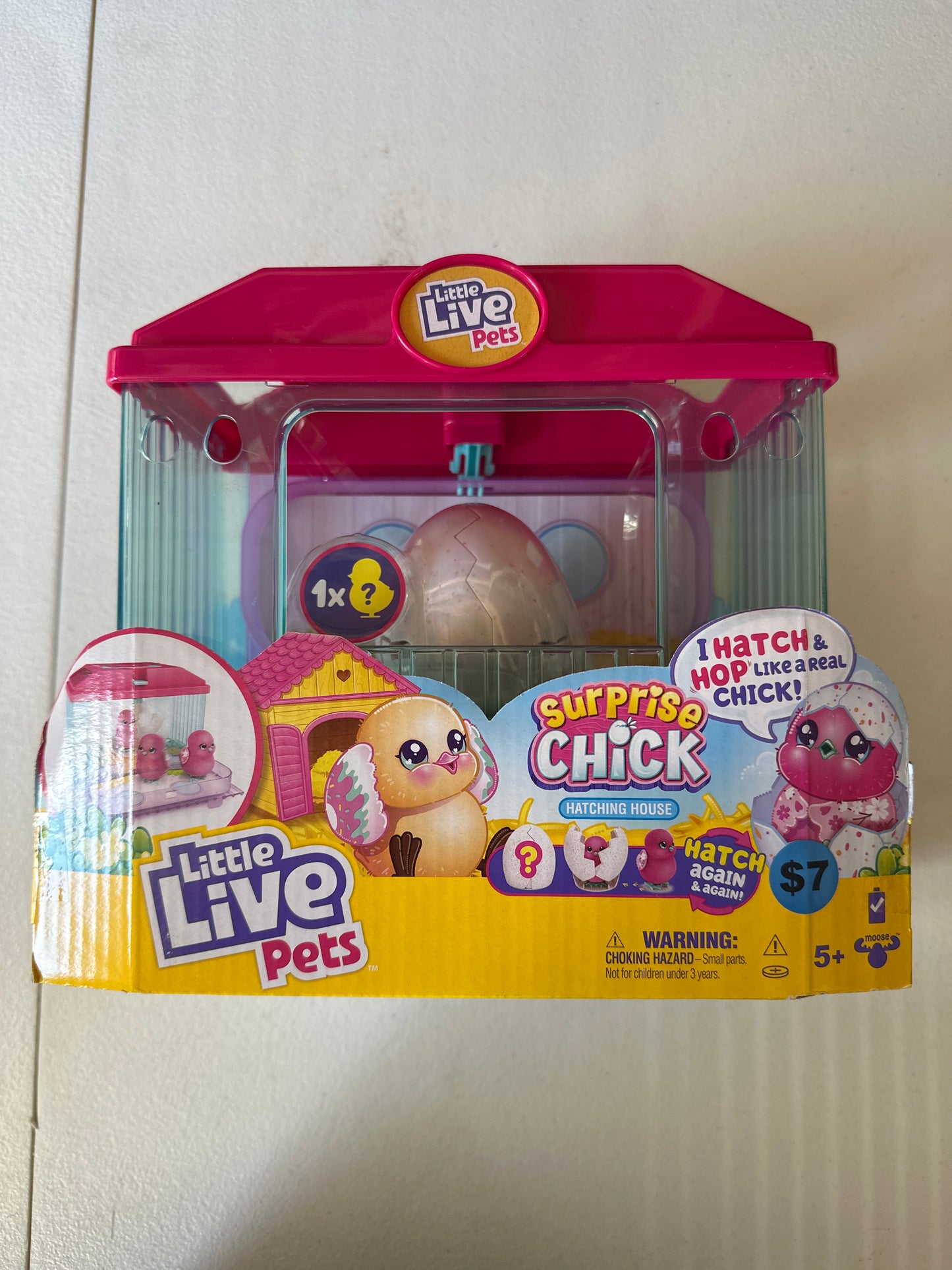 Little Live Pets, Surprise Chick Blue Hatching House with Chick, Styles and Colors May Vary, Ages 5+