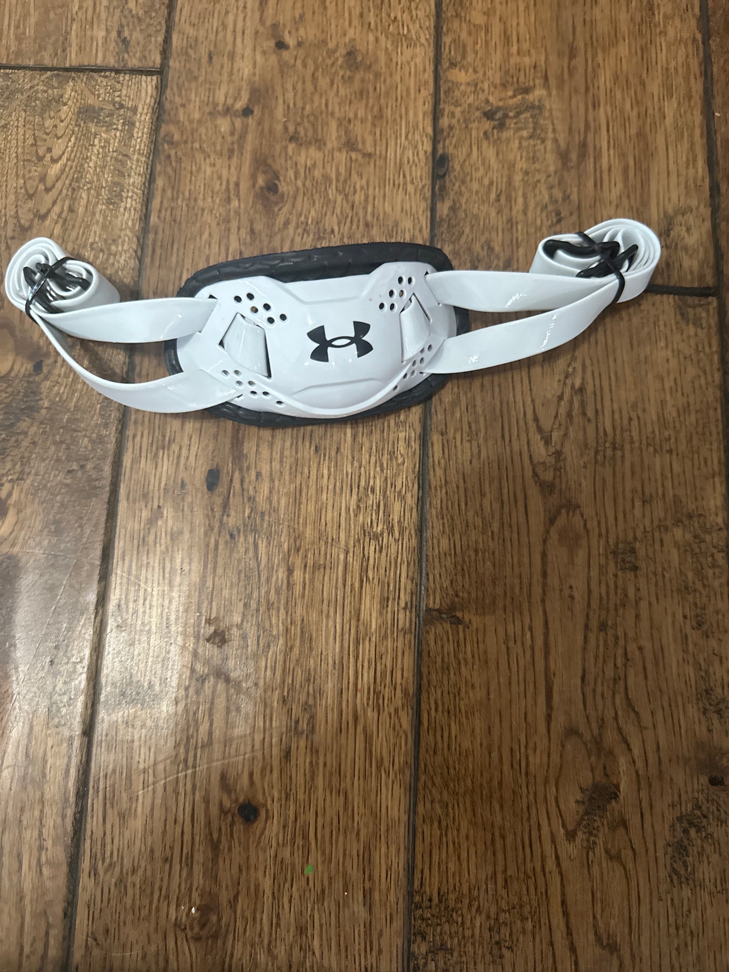 Under Armour Spotlight Chin Strap