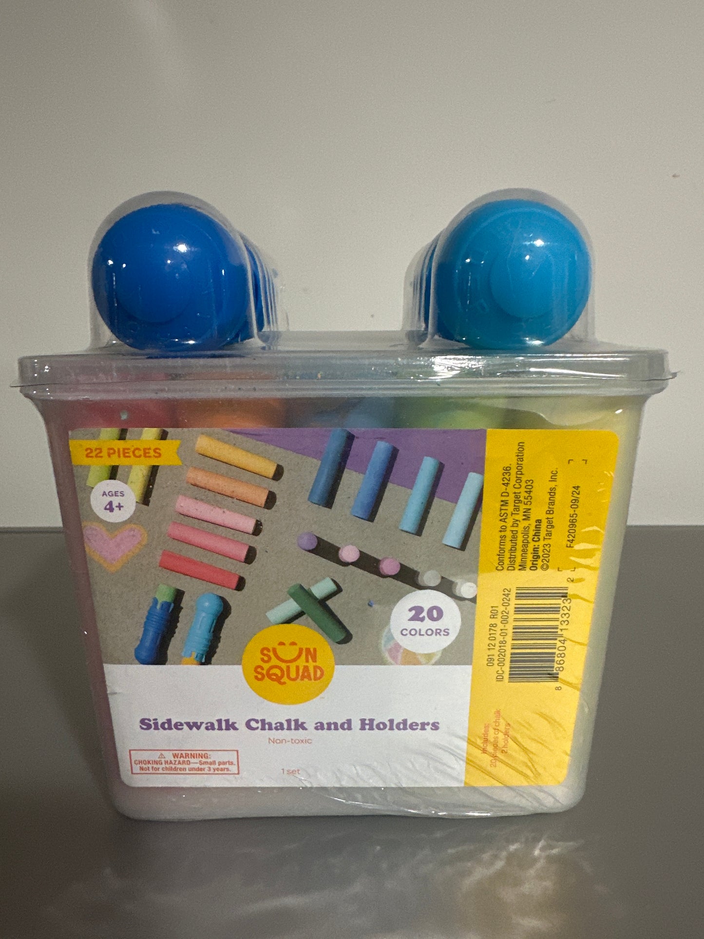 Sidewalk Chalk Bucket 20 pc with 2 Holders - Sun Squad