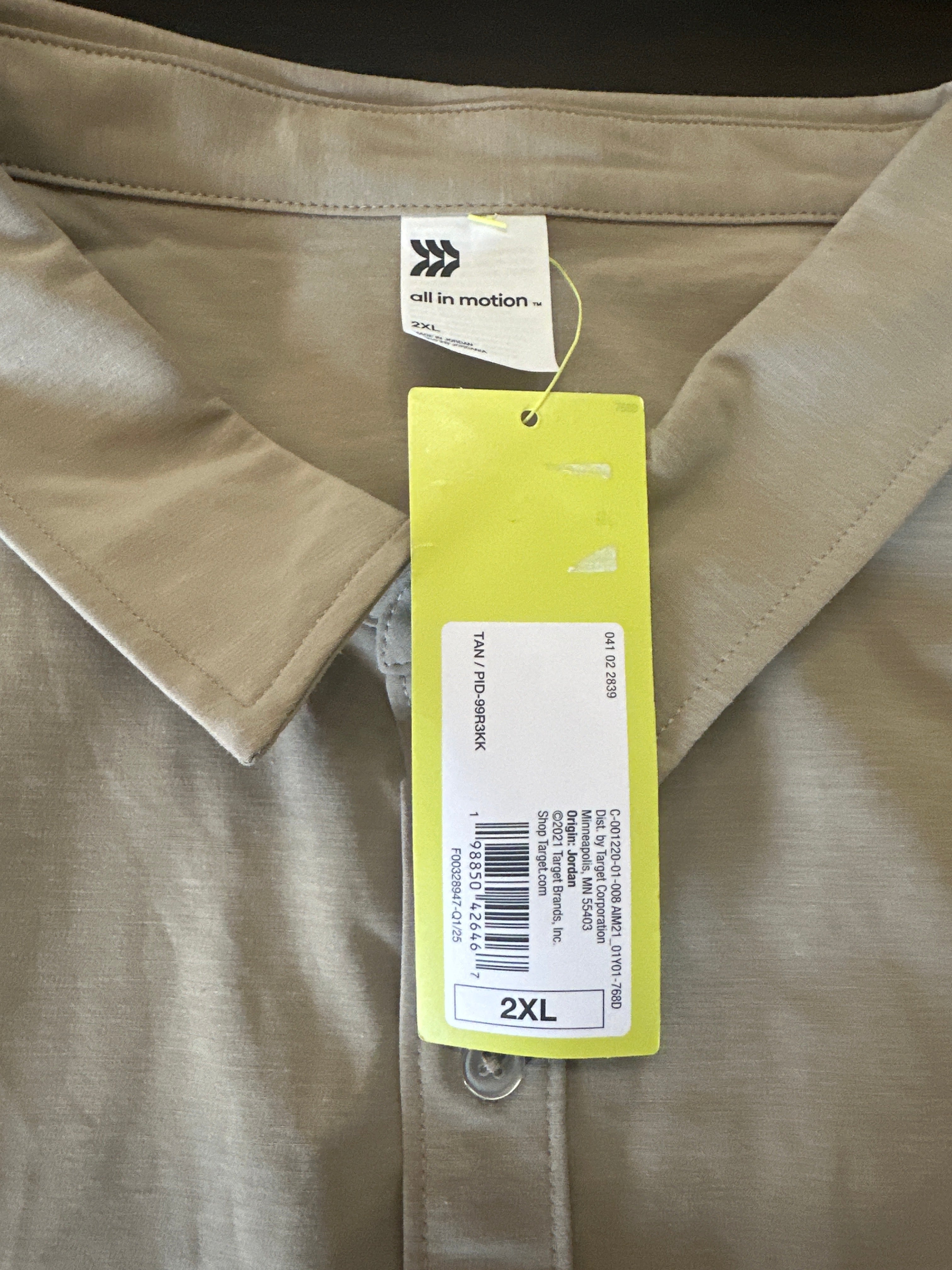 All in Motion Men’s Quick Dry Woven Button-Up Shirt