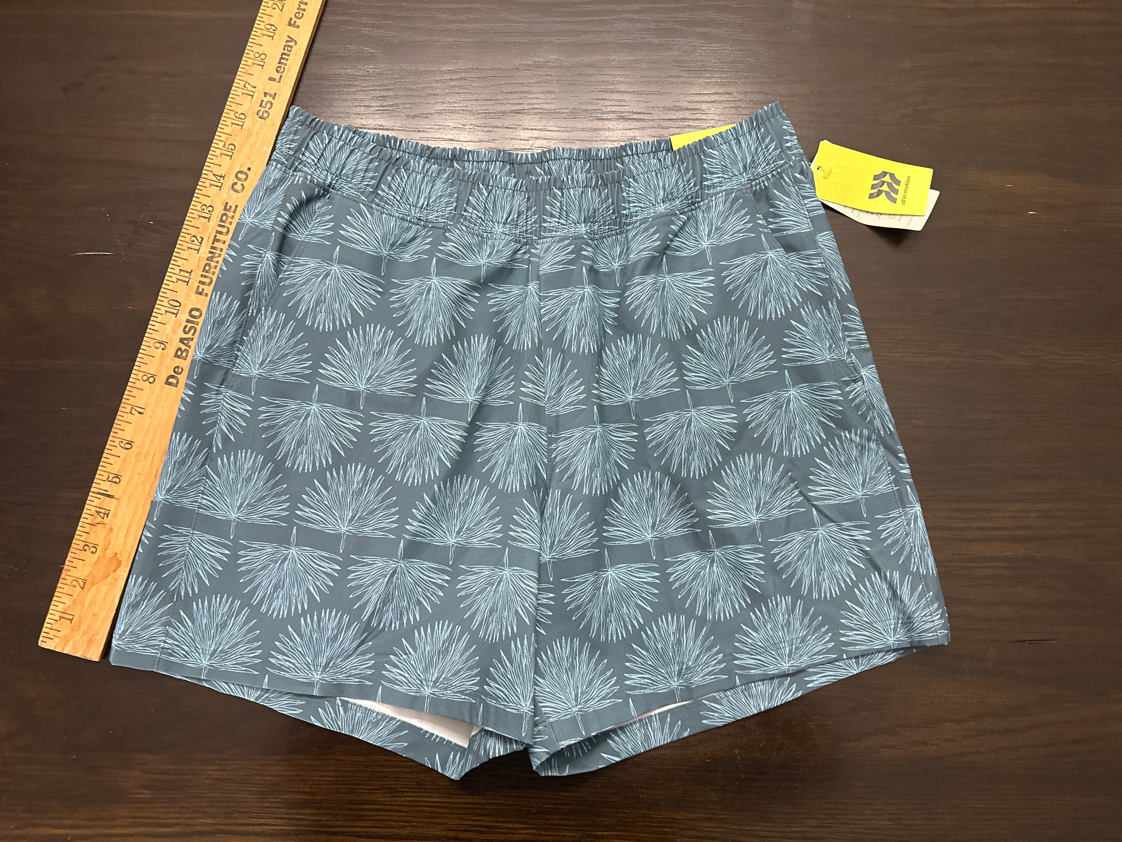 All in Motion Men's Hybrid Shorts 6 Blue Palm Print Medium