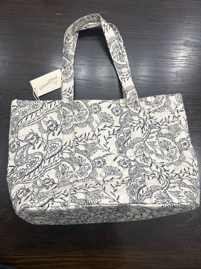 Universal Thread™ Quilted Tote Bag – Stucco Paisley Print