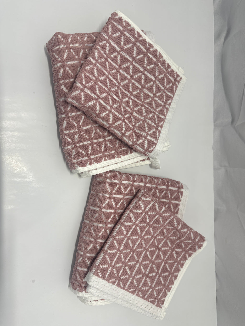 Threshold Mauve Towel Set – 2 Hand Towels + 2 Washcloths (Geometric Pattern)