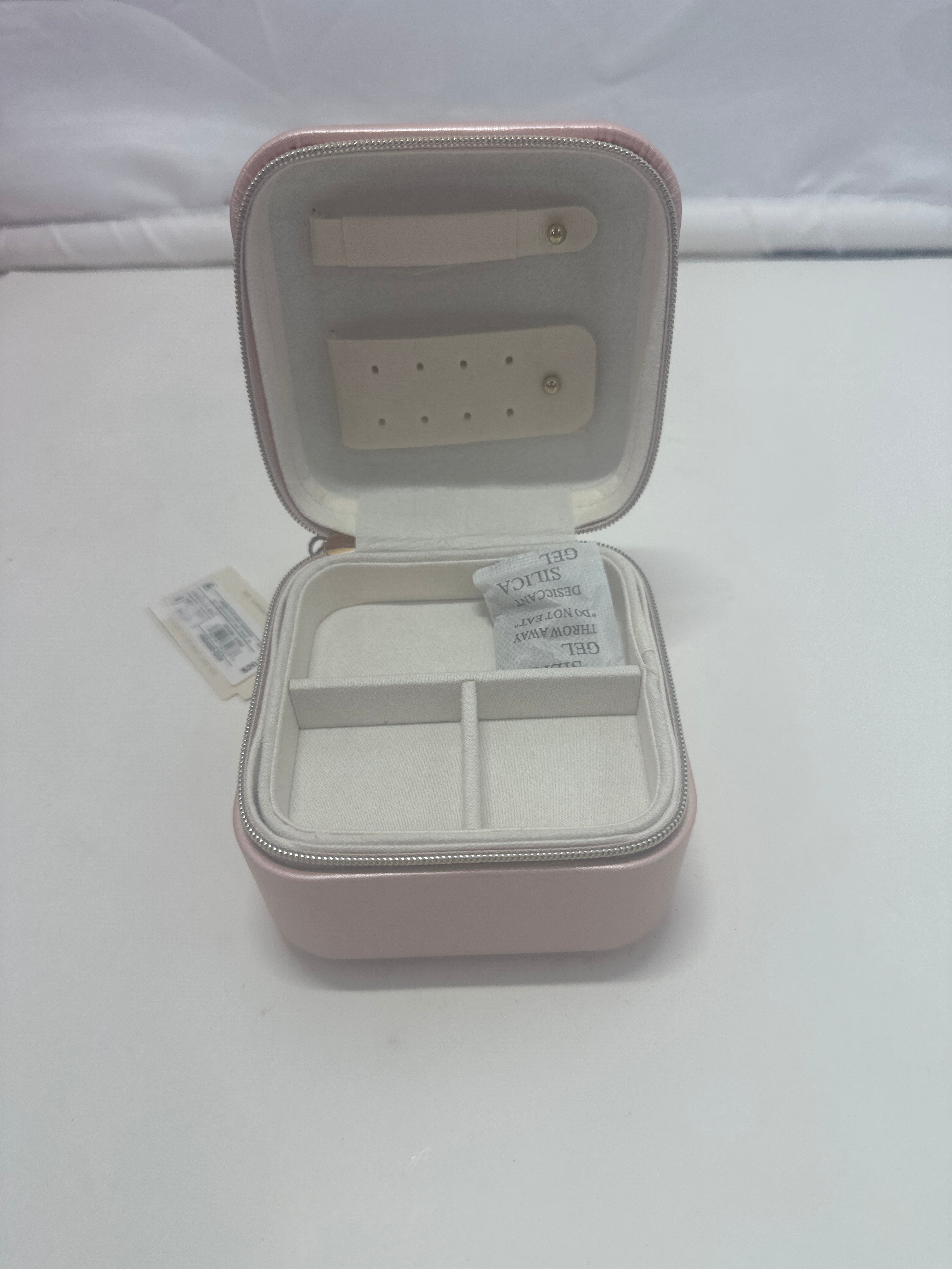 Pink Travel Jewelry Organizer Case with Zipper Closure