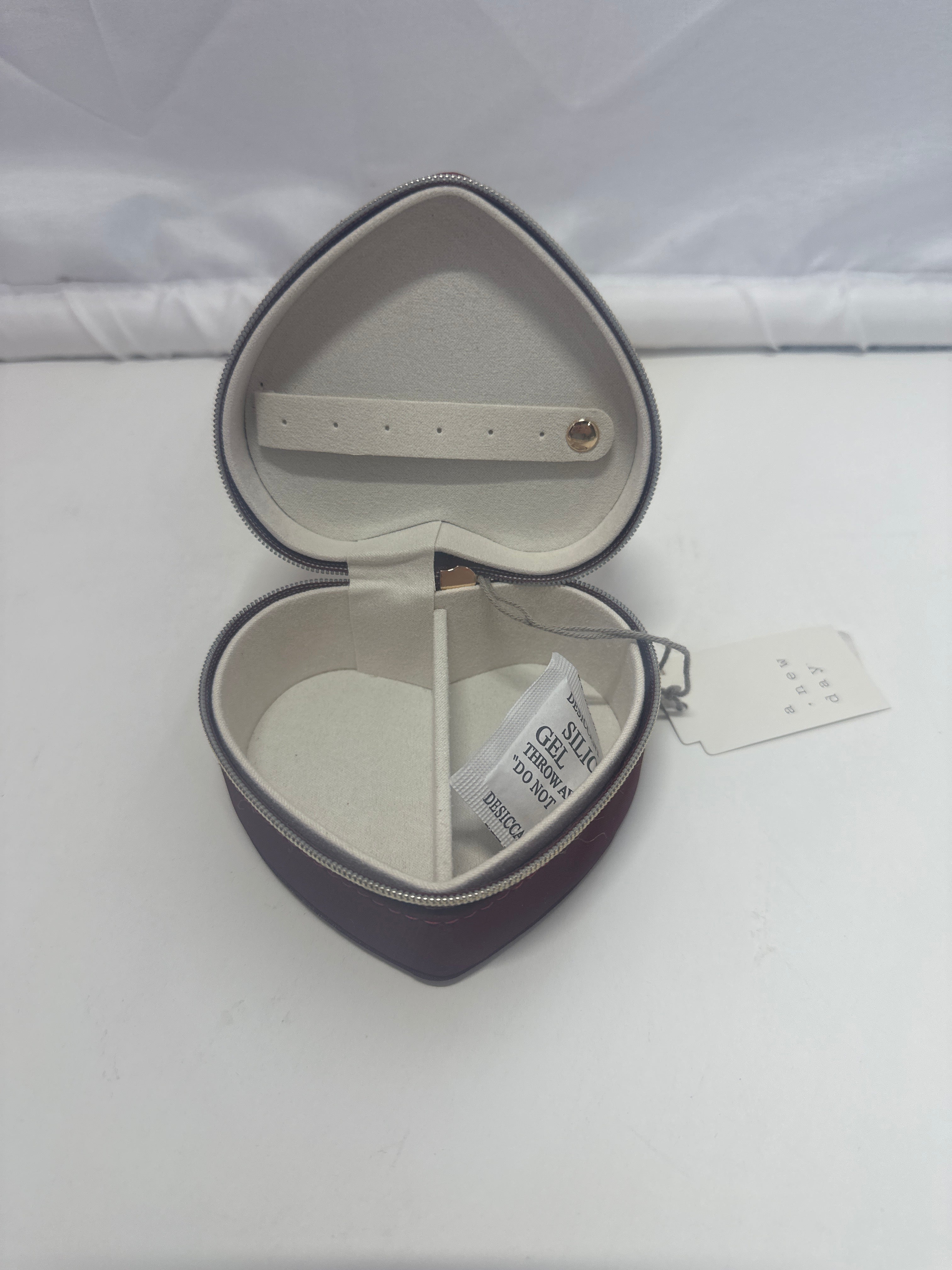 Heart-Shaped Zippered Travel Jewelry Case