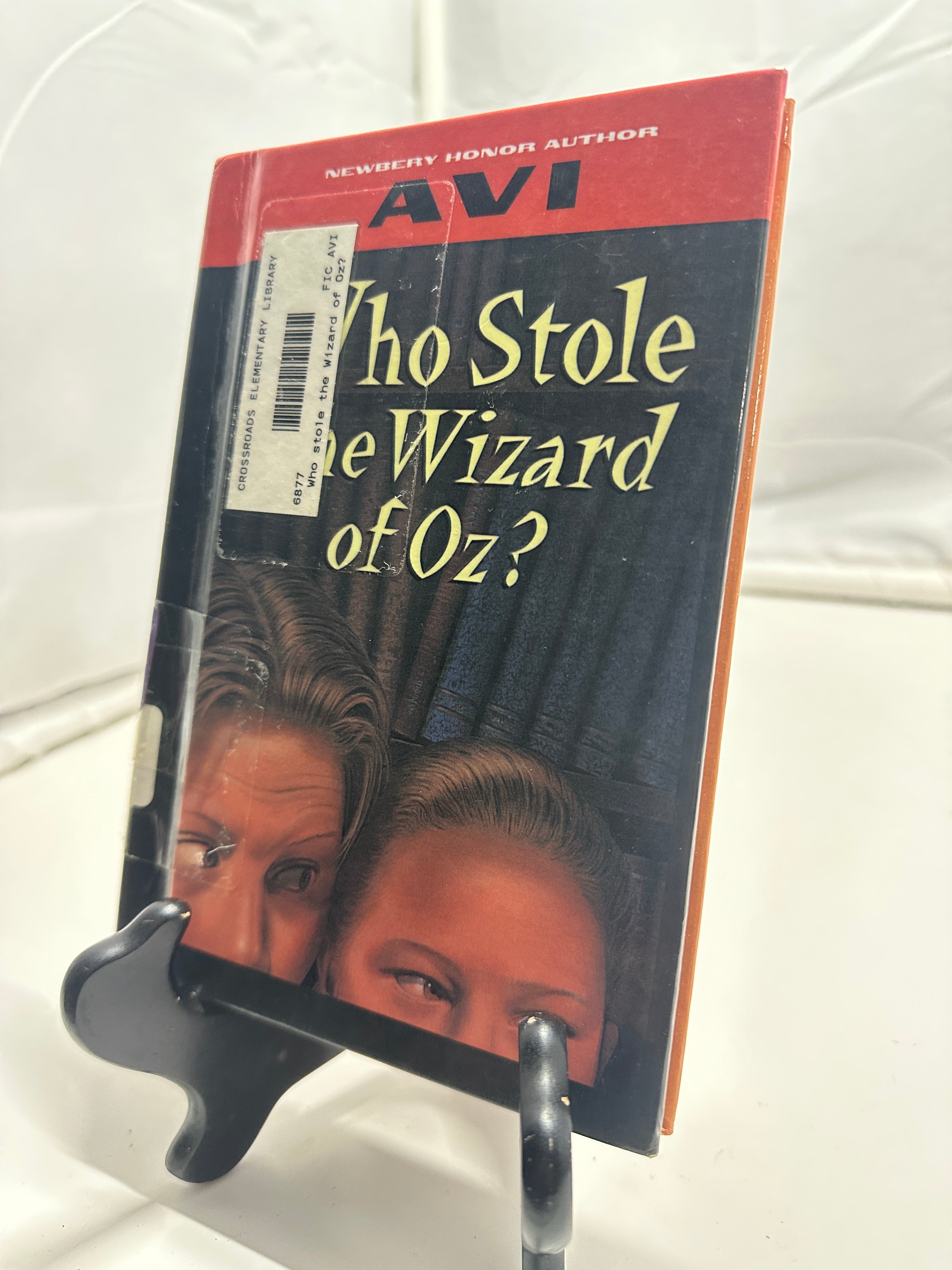 Who Stole the Wizard of Oz? by Avi Hardcover Children