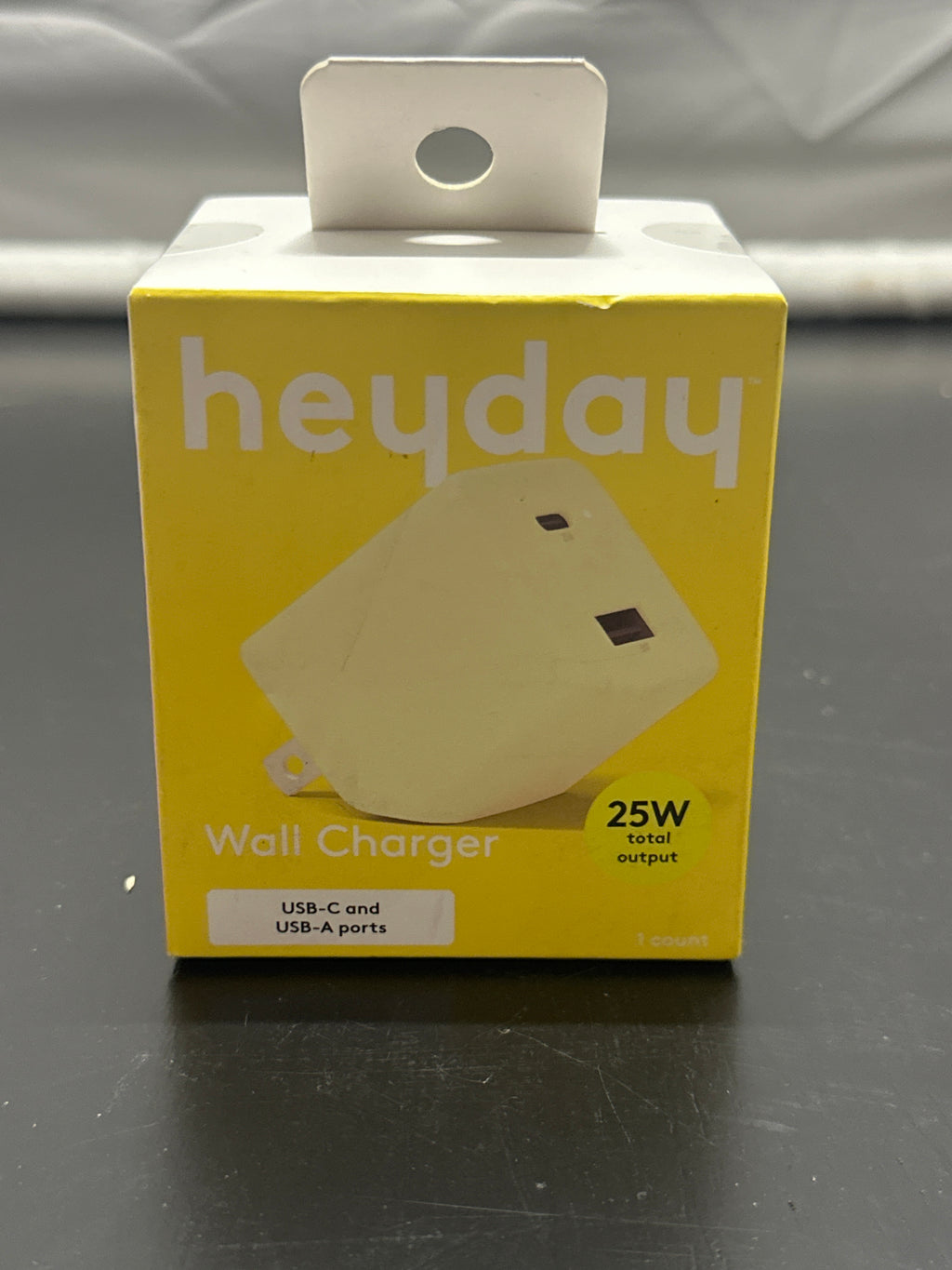 heyday yellow dual-port 25W wall charger front packaging