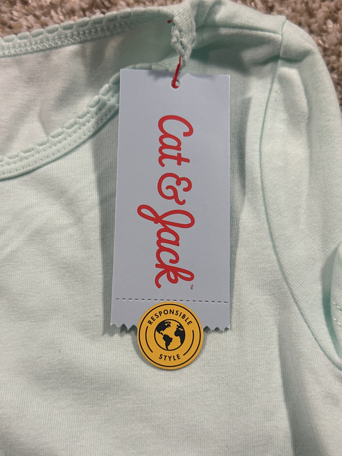 Cat & Jack girls pale mint green fitted short-sleeve T-shirt, size XS (4/5)