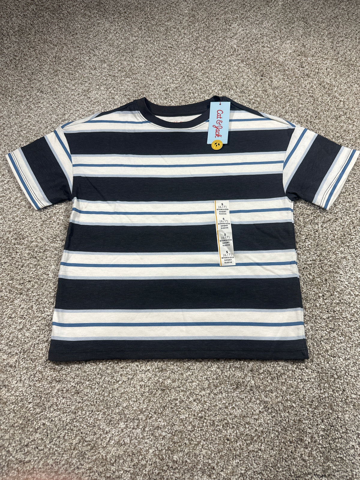 Cat & Jack boys charcoal gray striped oversized T-shirt size S 6/7