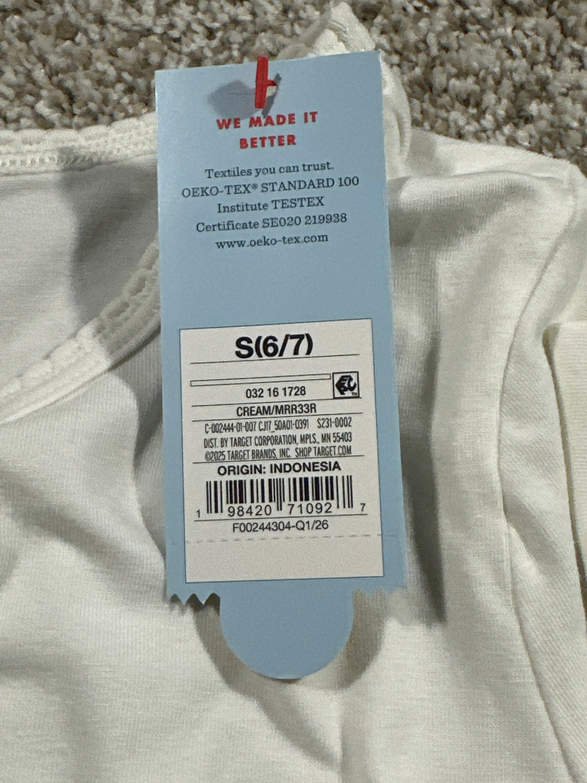 Cat & Jack girls cream fitted short sleeve T-shirt detail