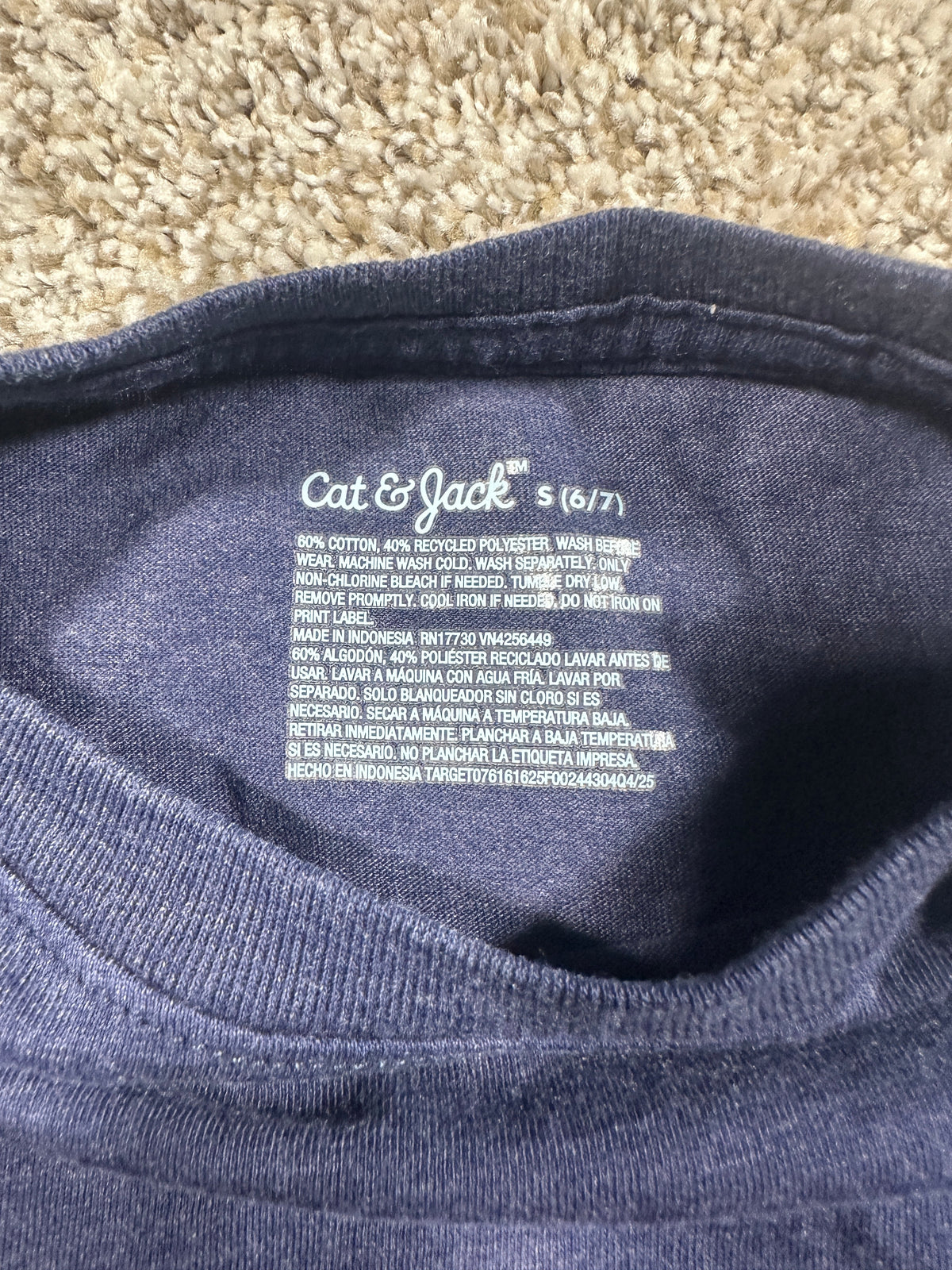 Cat & Jack navy pocket T shirt size S 6 7