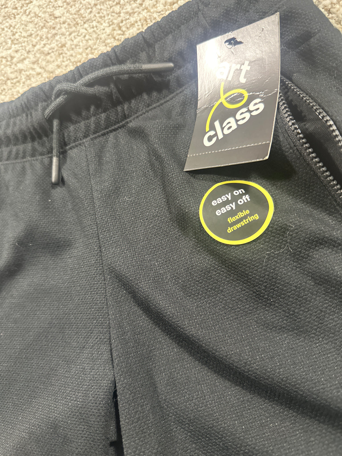 Art Class boys black textured knit pull-on shorts, size M 8