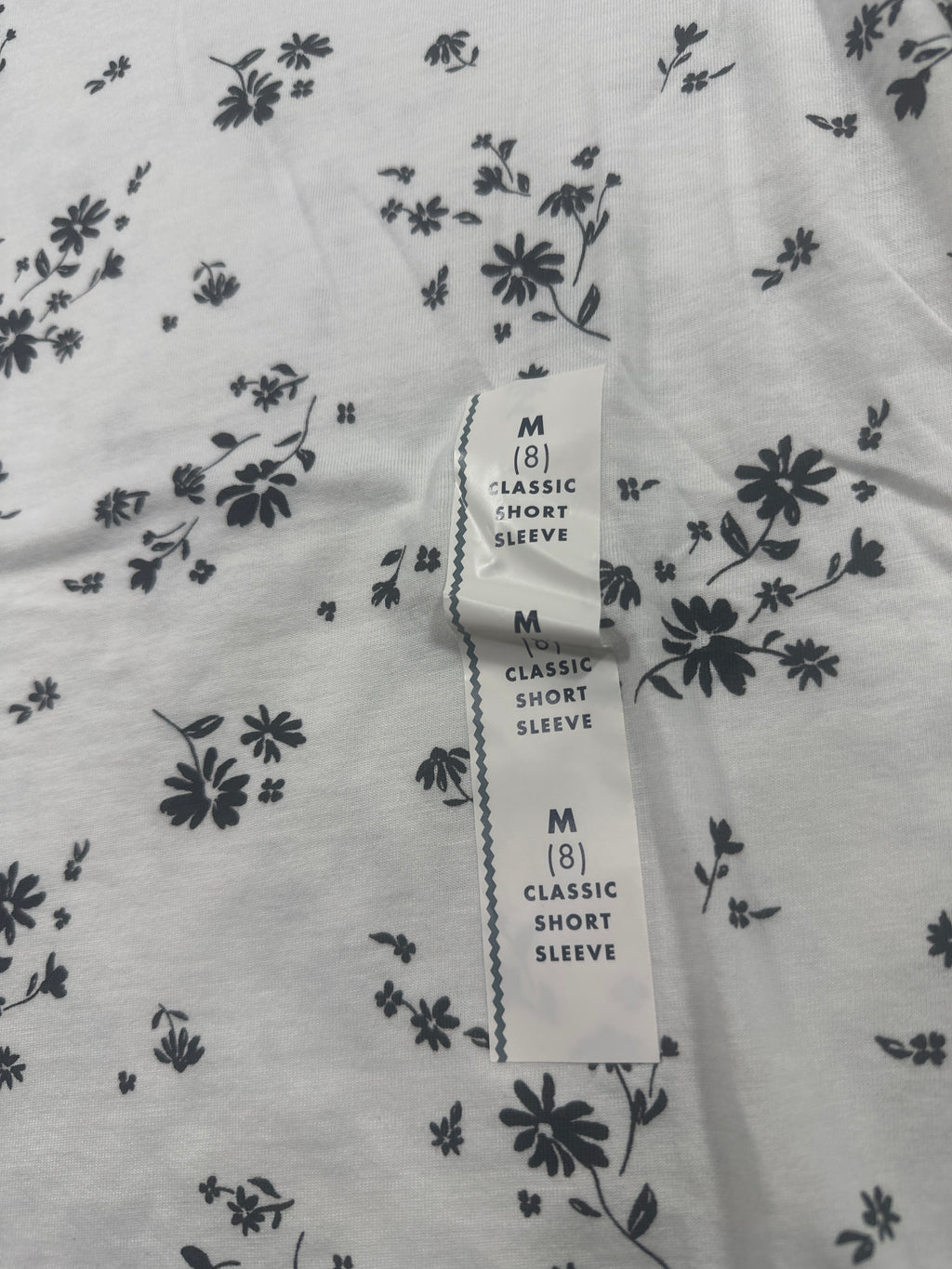 Cat & Jack girls white floral classic short-sleeve T-shirt, size M 8