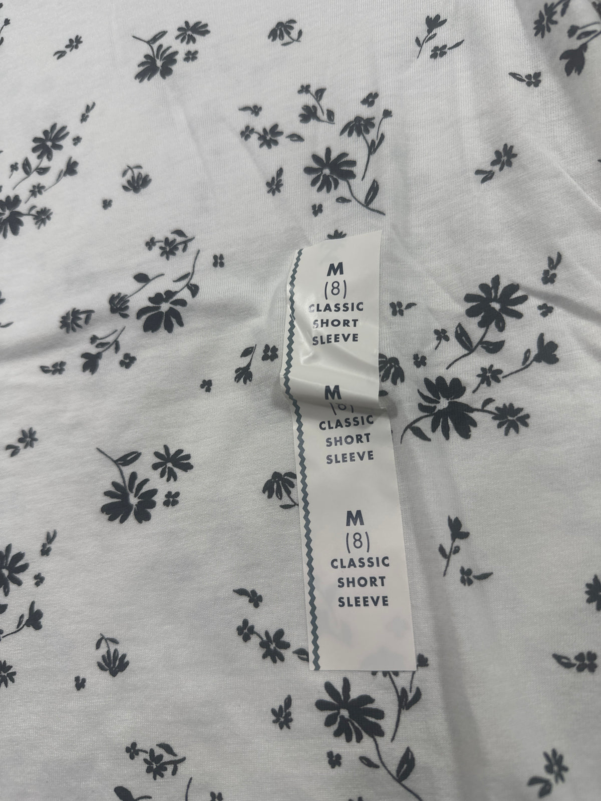 Cat & Jack girls white floral classic short-sleeve T-shirt, size M 8