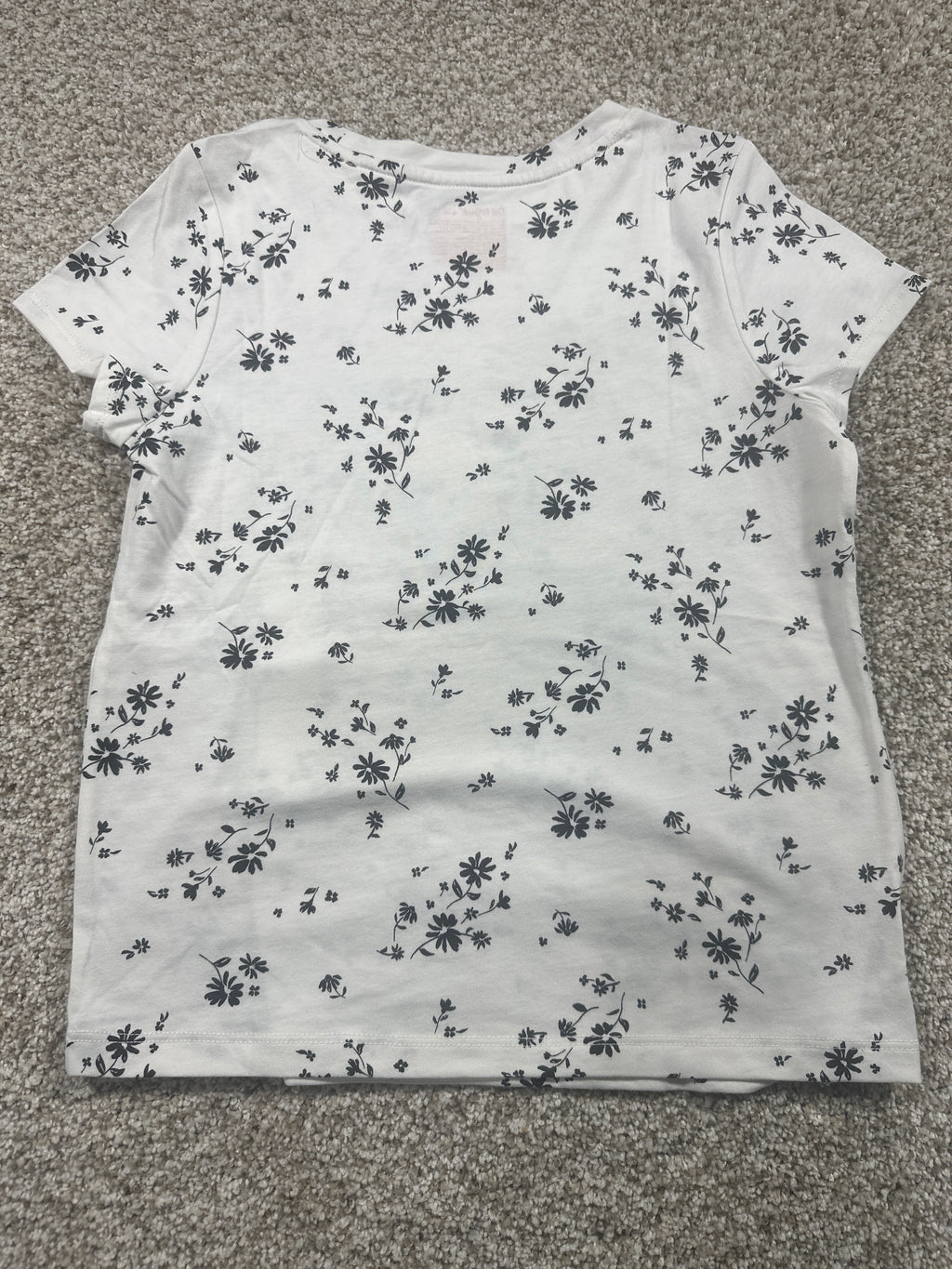Cat & Jack girls white floral classic short-sleeve T-shirt, size M 8