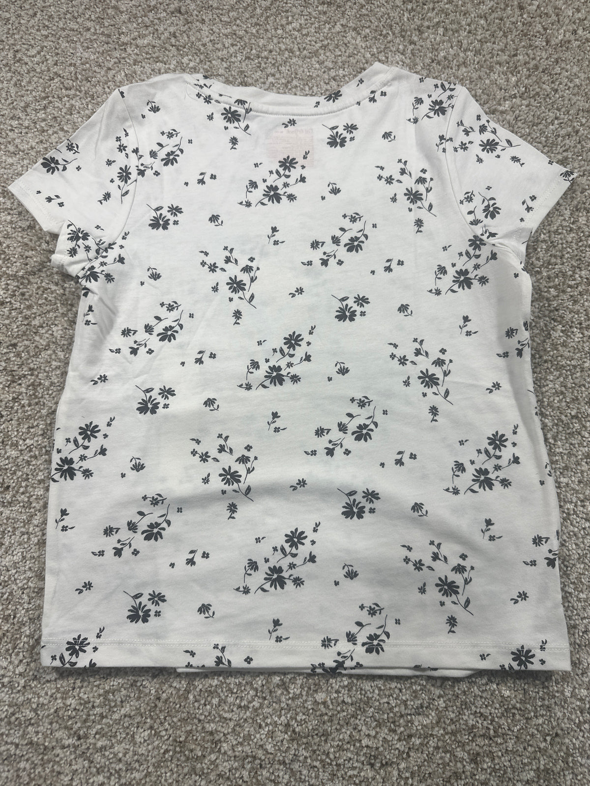 Cat & Jack girls white floral classic short-sleeve T-shirt, size M 8