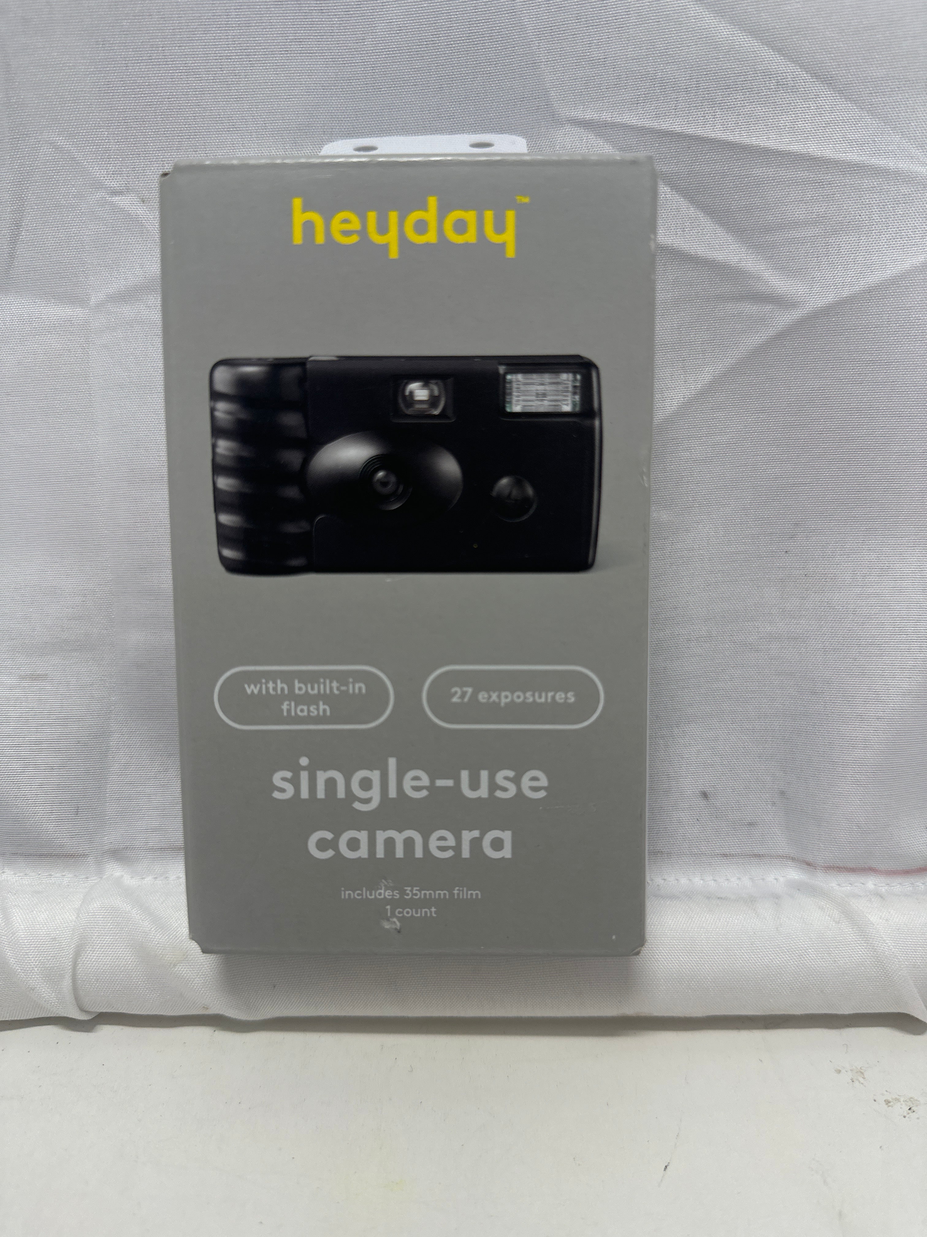 Heyday™ Single-Use Camera Black with Flash – 35mm Film (27 Exposures)