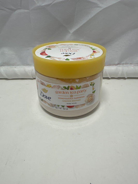 Dove Garden Tea Party Body Scrub – Honeysuckle & Gardenia (15 oz)