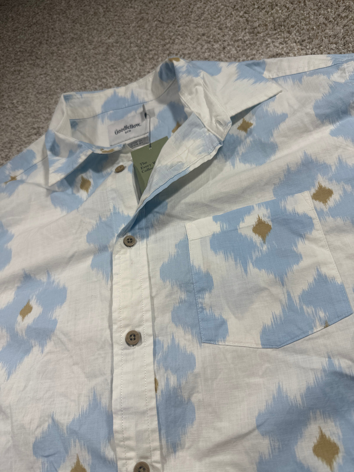 Goodfellow & Co Every Wear short sleeve button-up shirt M white blue print