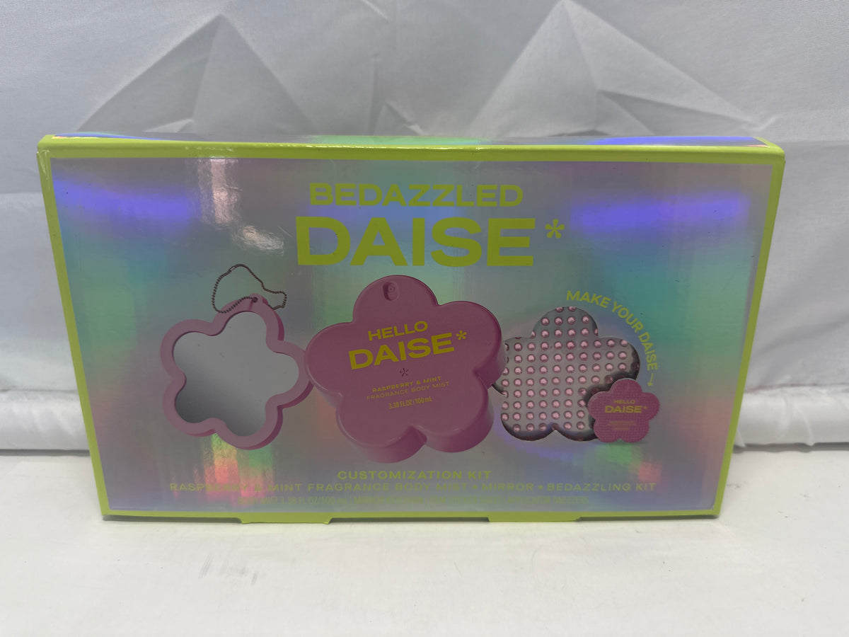 Daise Bedazzled Customization Kit Raspberry and Mint body mist front