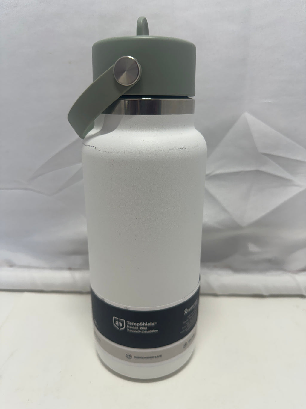 Hydro Flask 32 oz white bottle front view