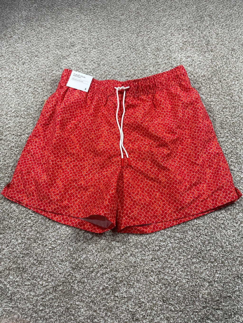 Goodfellow & Co 5-inch swim trunks with liner men's small red mosaic