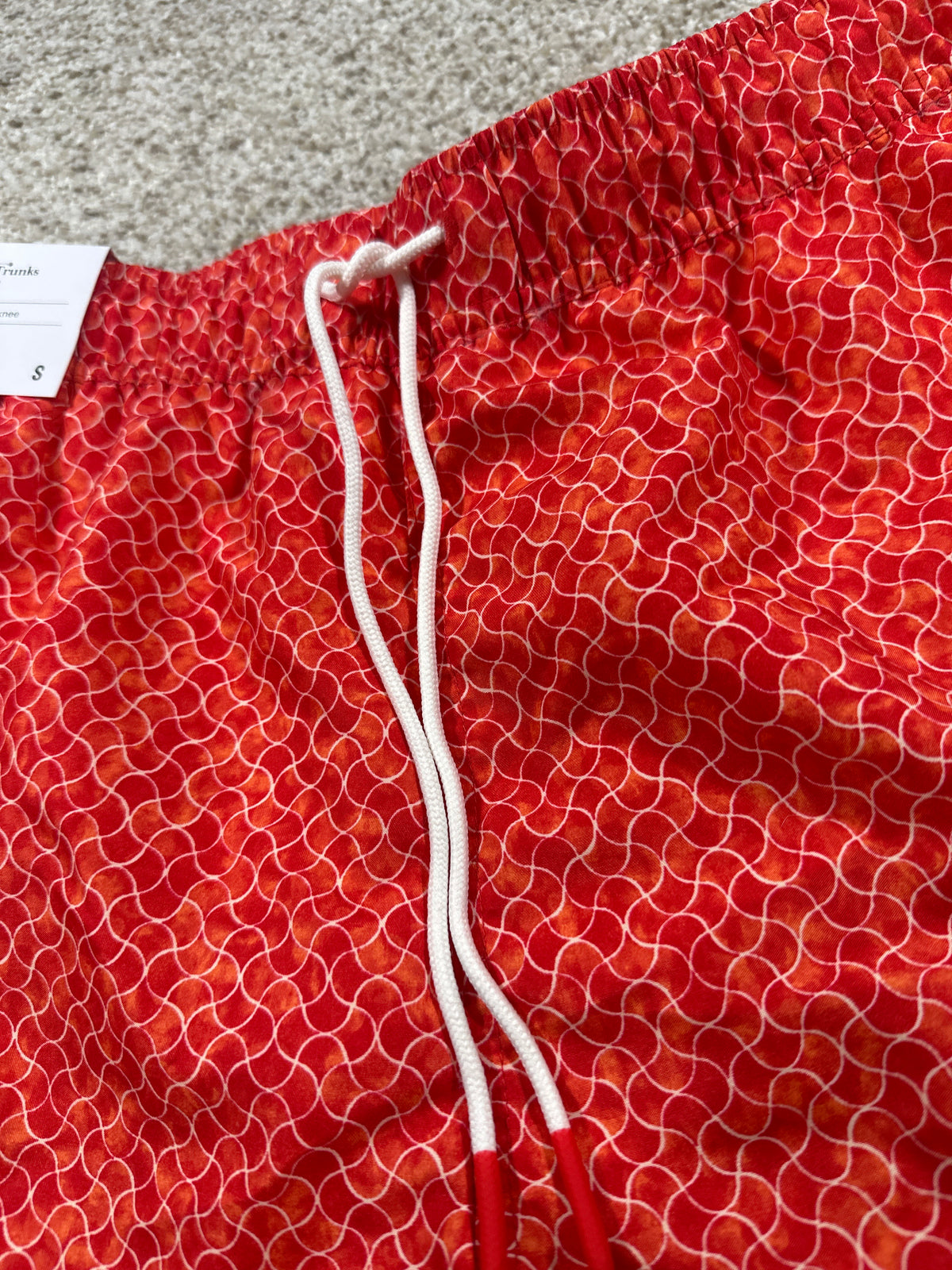 Goodfellow & Co 5-inch swim trunks with liner men's small red mosaic
