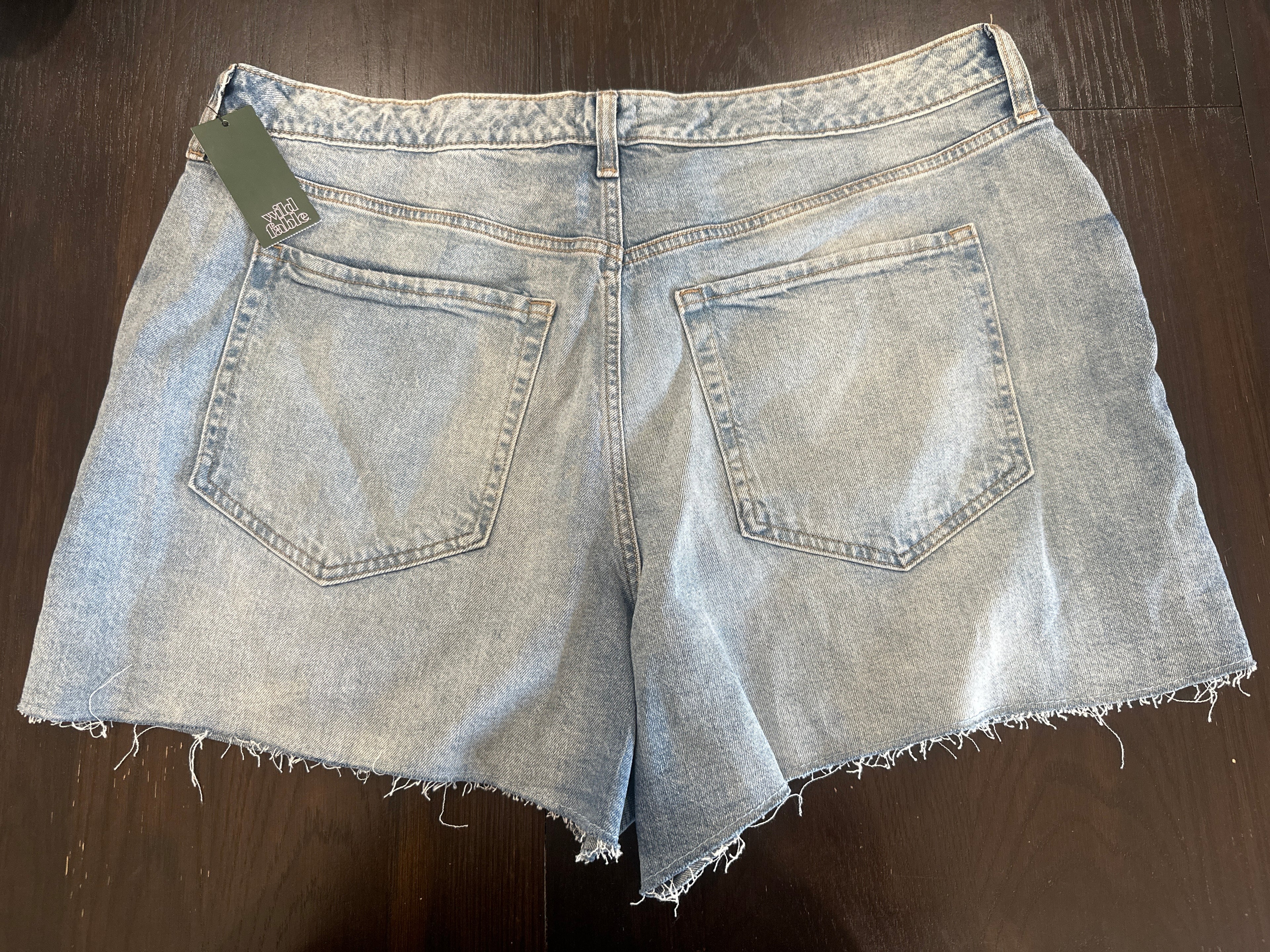 Wild Fable Women's Mid-Rise Midi Denim Shorts Light Wash Size 17 4.5" Inseam