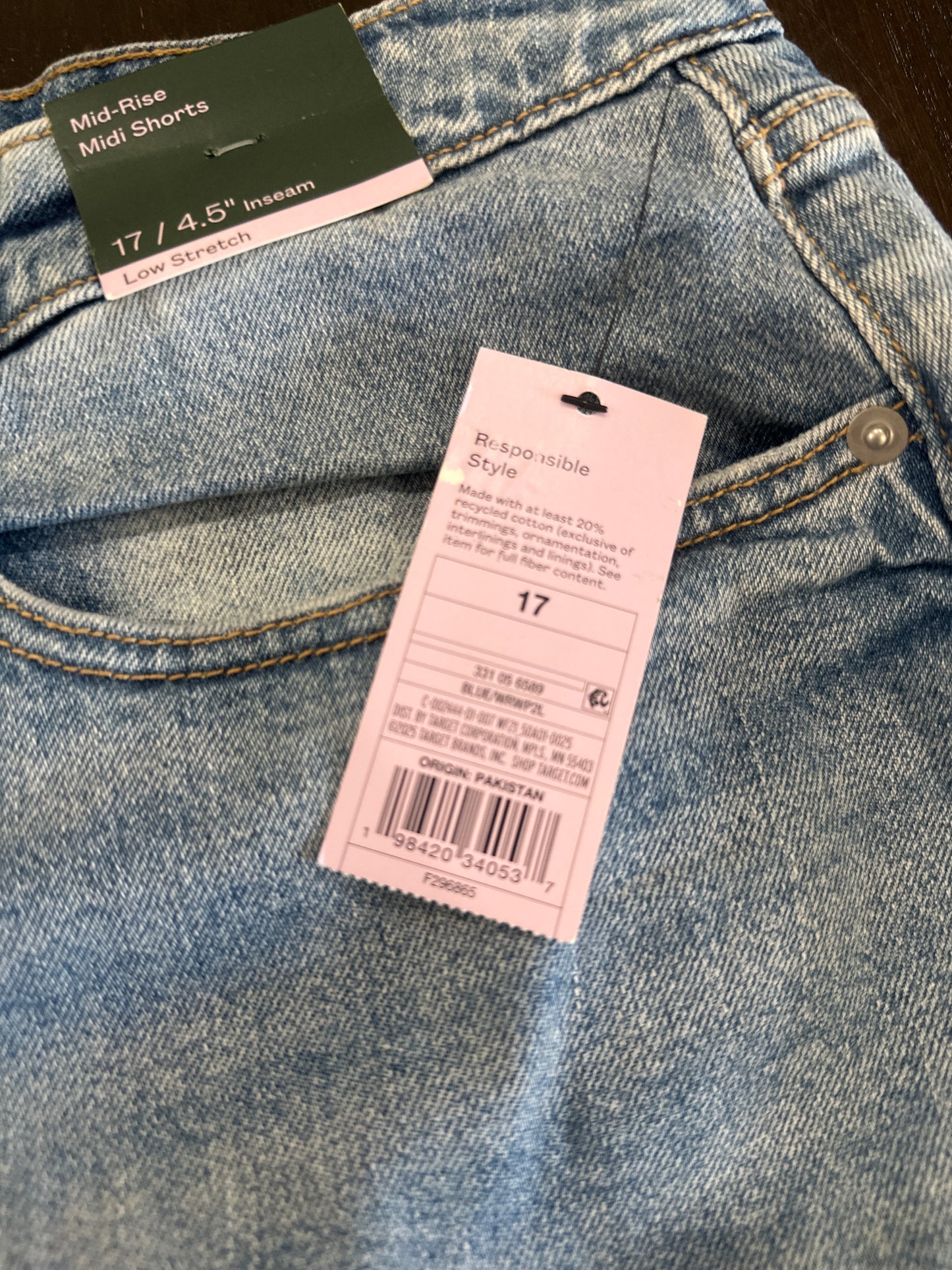 Wild Fable Women's Mid-Rise Midi Denim Shorts Light Wash Size 17 4.5" Inseam