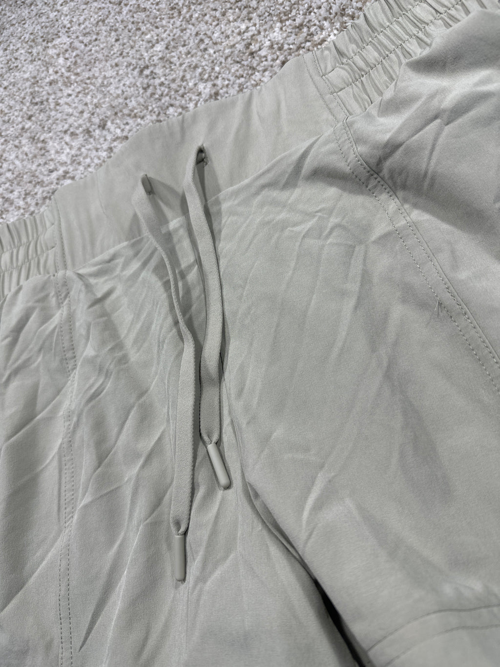 All in Motion women's khaki Active Light woven mid-rise shorts, photo 2