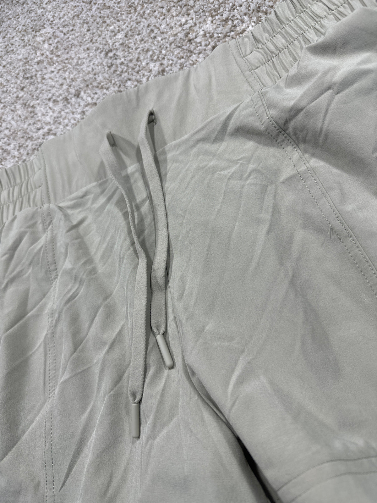 All in Motion women's khaki Active Light woven mid-rise shorts, photo 2