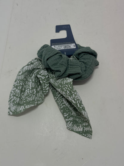 Universal Thread Scrunchie Set – Green Hair Ties with Scarf Bow