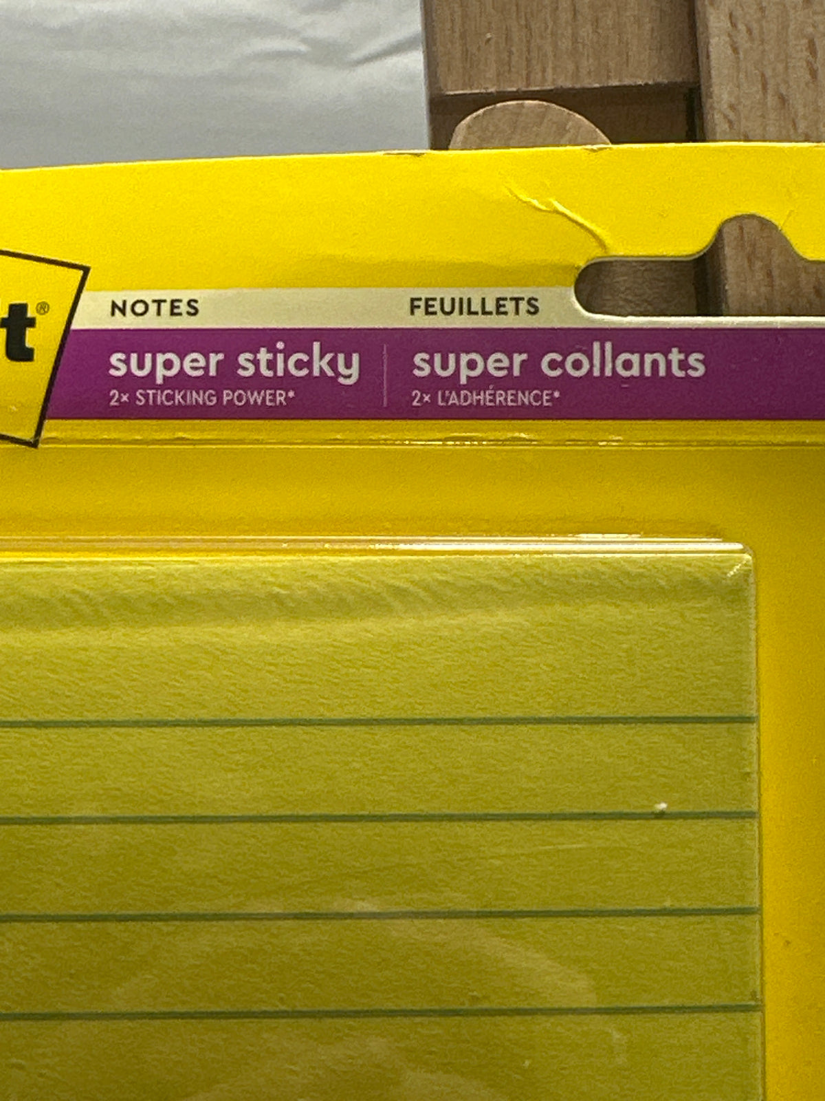 Post-it Super Sticky Notes package detail