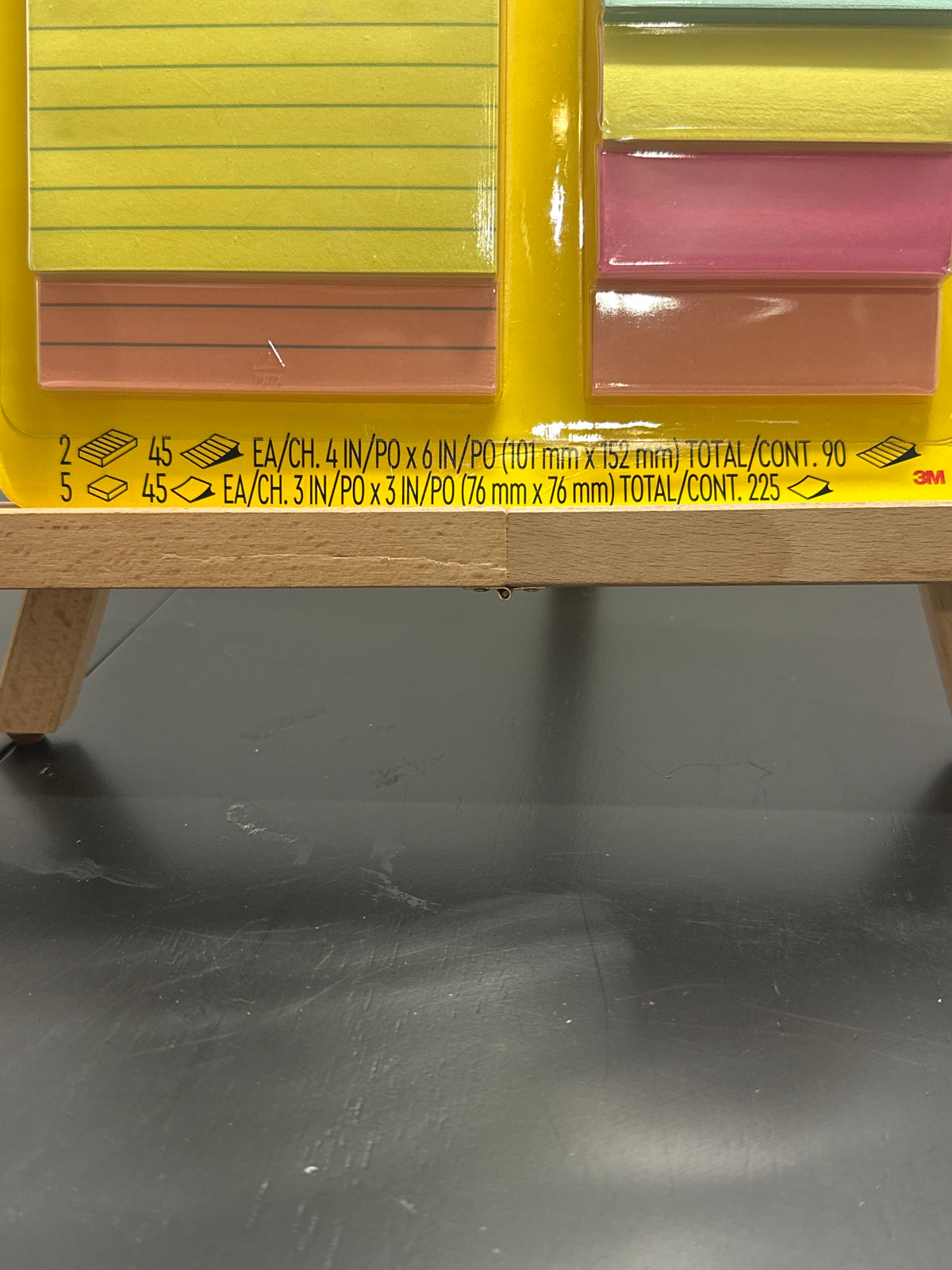 Post-it Super Sticky Notes package detail