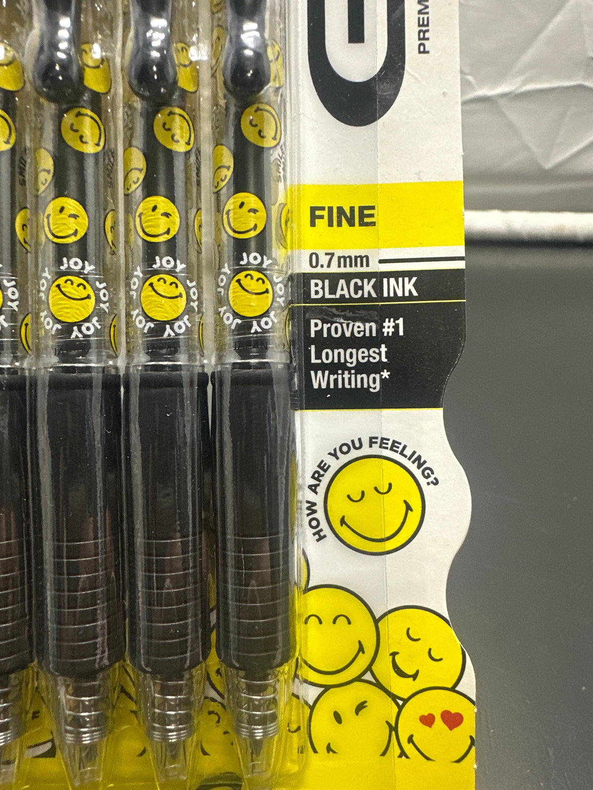 Pilot G2 Smiley World black gel pens package detail