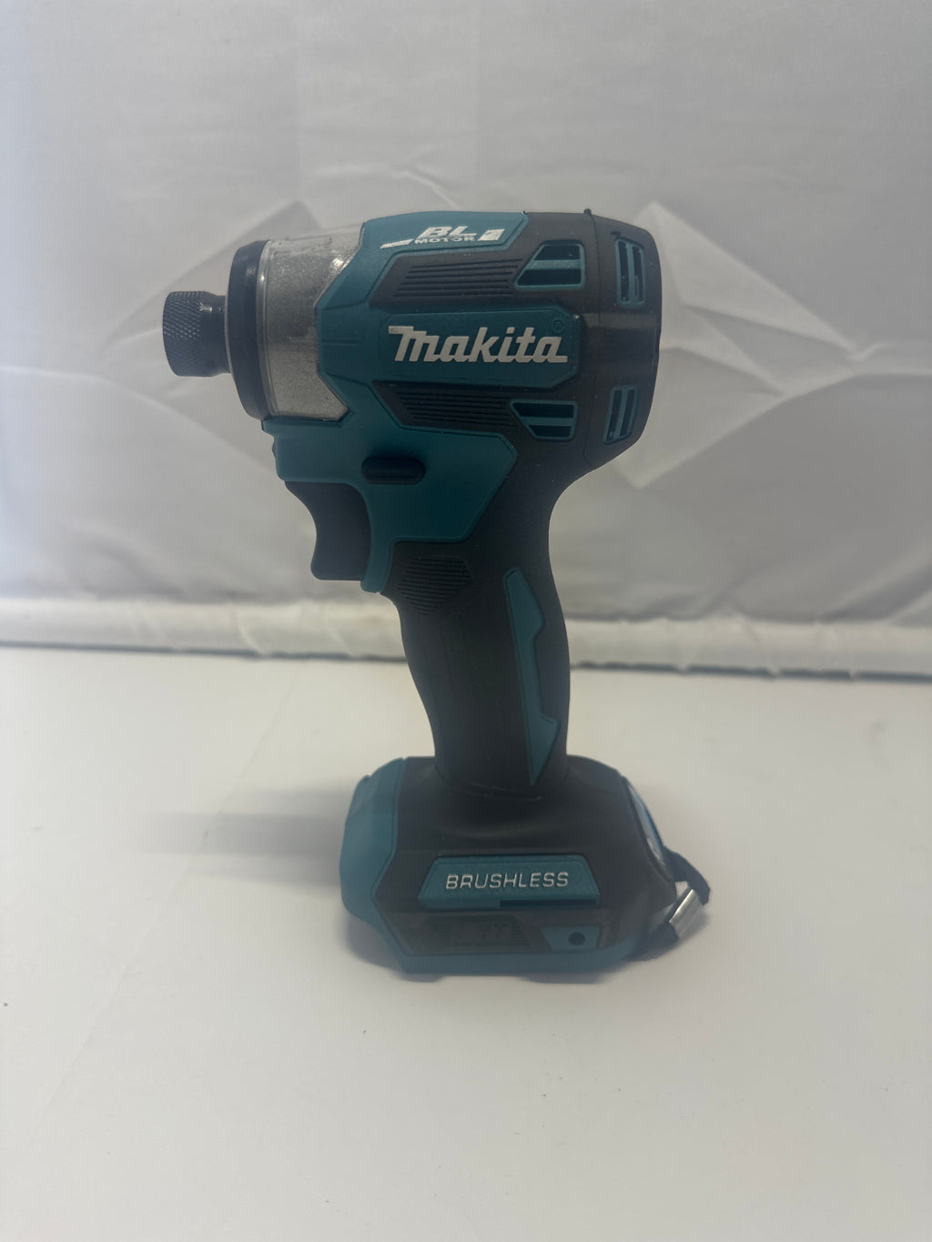 Makita XDT19Z 18V LXT Lithium‑Ion Brushless Cordless Impact Driver (Tool Only)