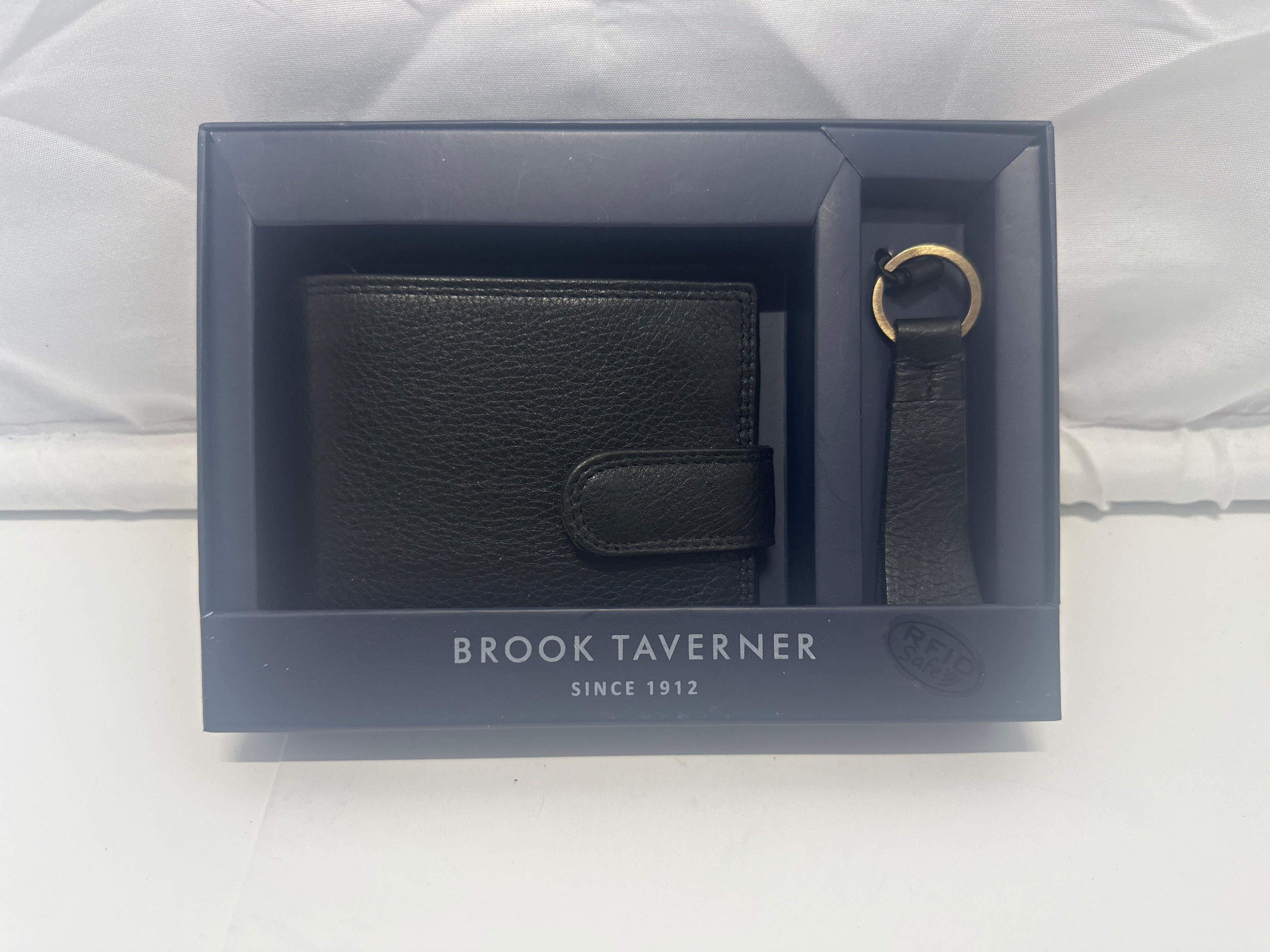 Brook Taverner Leather Wallet & Keyring Gift Set