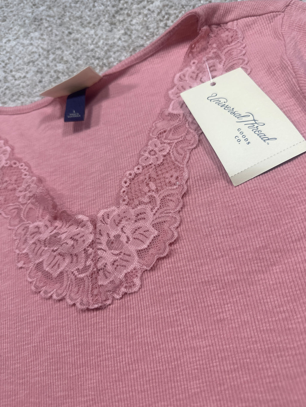 Universal Thread women's pink lace-trim ribbed short sleeve T-shirt neckline