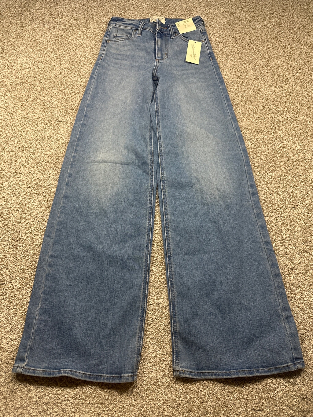 Universal Thread women’s medium wash high-rise wide-leg jeans, front view