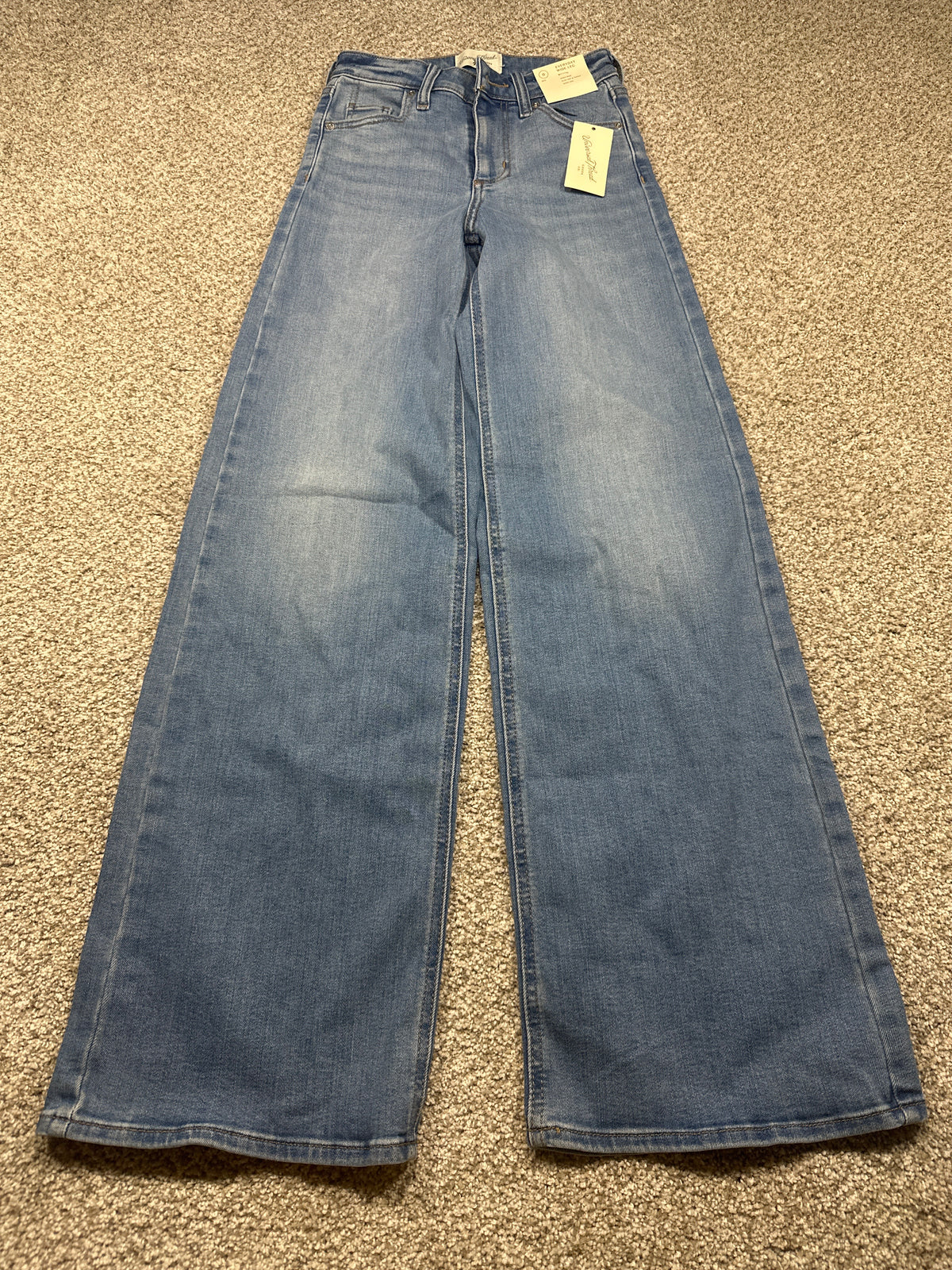 Universal Thread women’s medium wash high-rise wide-leg jeans, front view