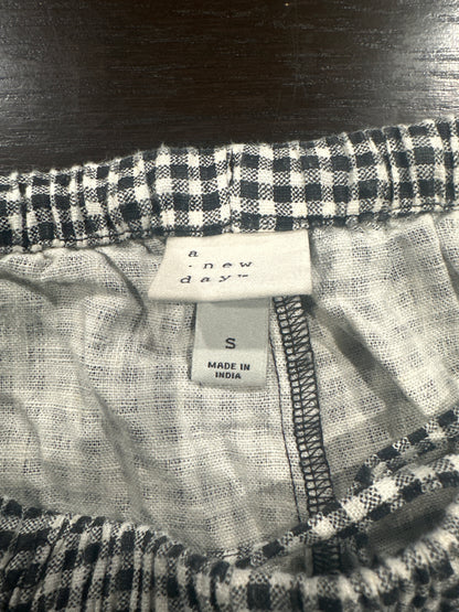 A New Day Women's Gingham Pull On Shorts Black White
