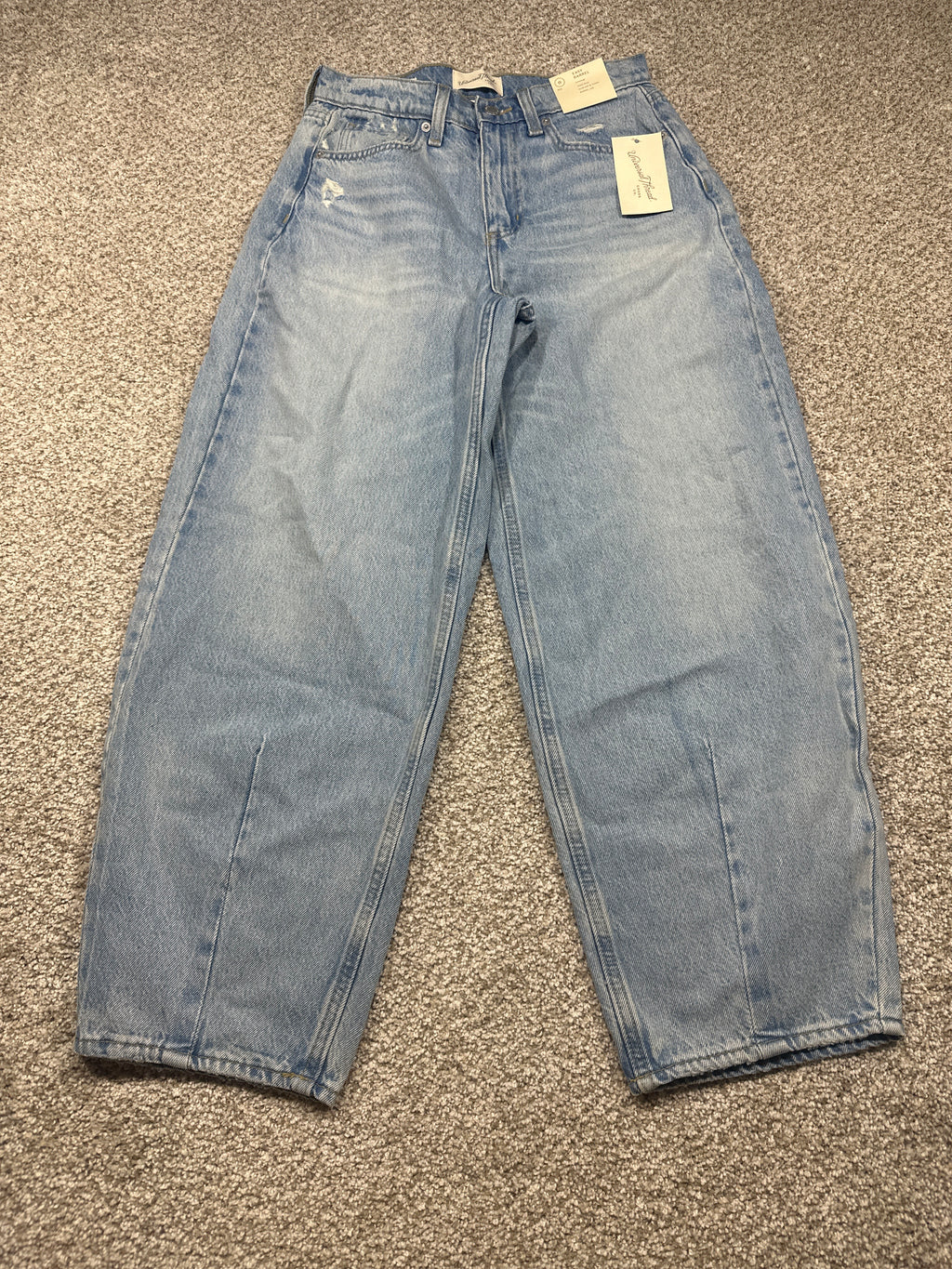 Universal Thread women’s light wash high-rise easy barrel jeans, front view