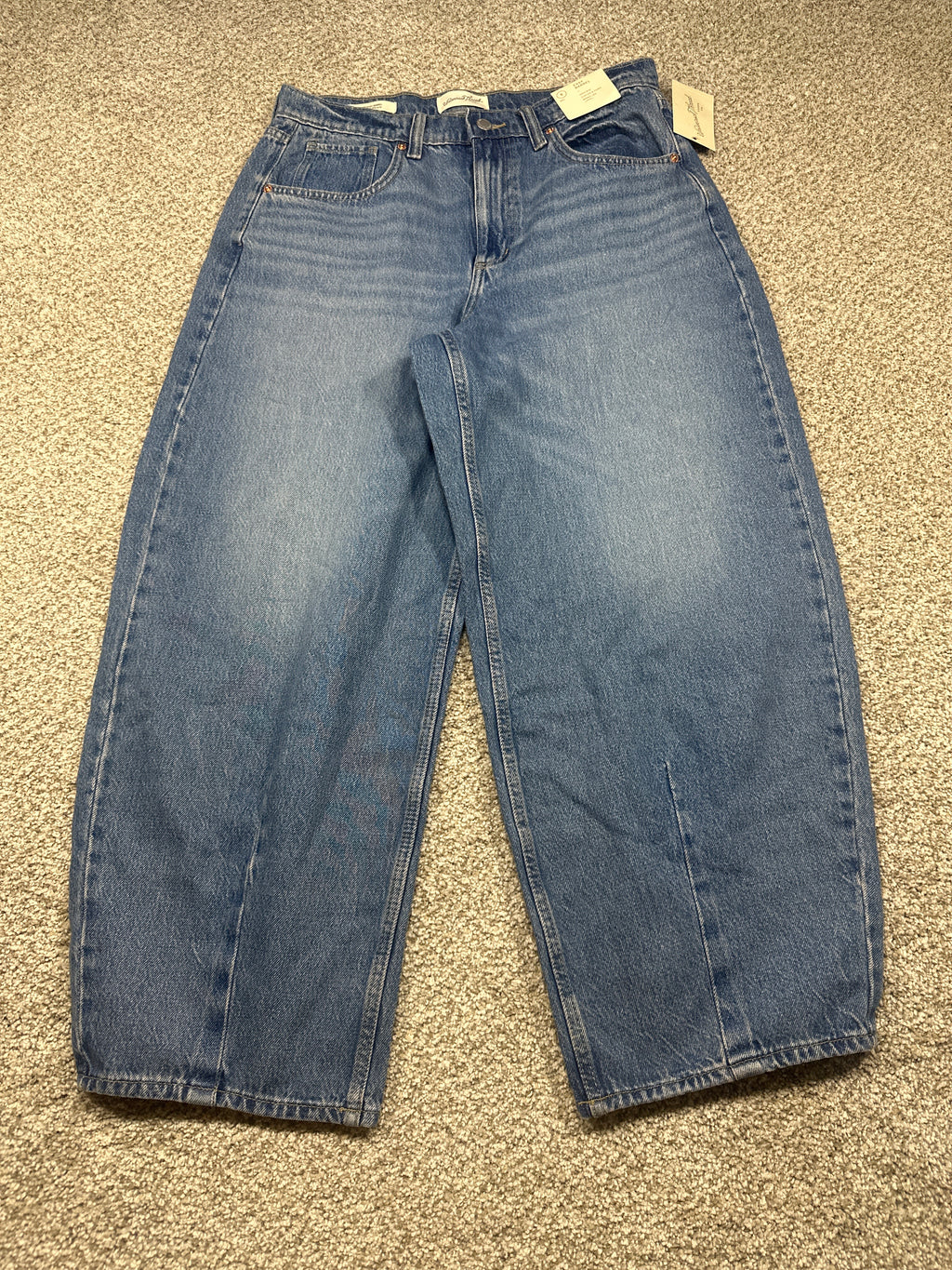 Universal Thread women’s medium wash high-rise easy barrel jeans, front view