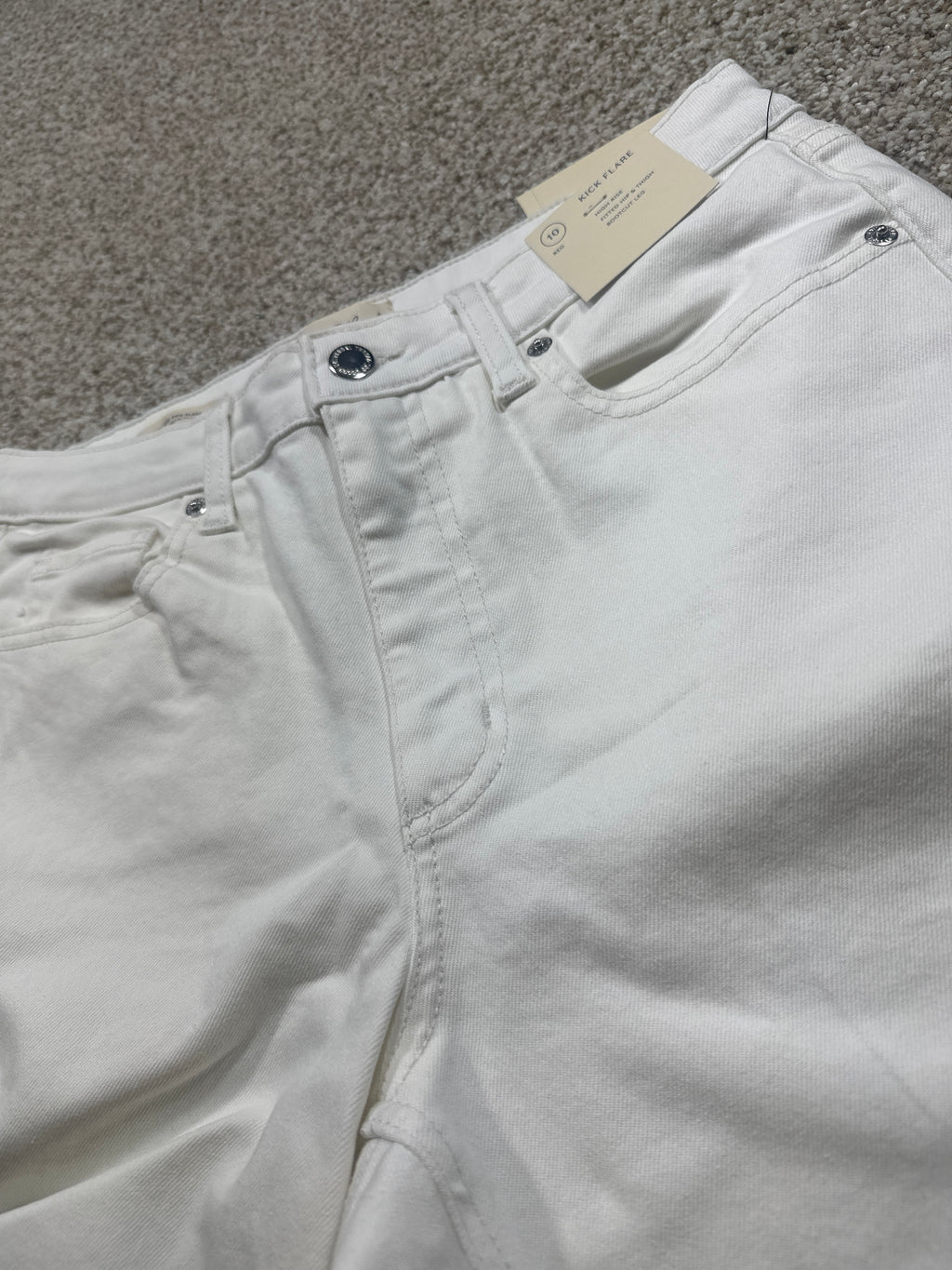 Universal Thread Women's White High Rise Kick Flare Jeans Size 10