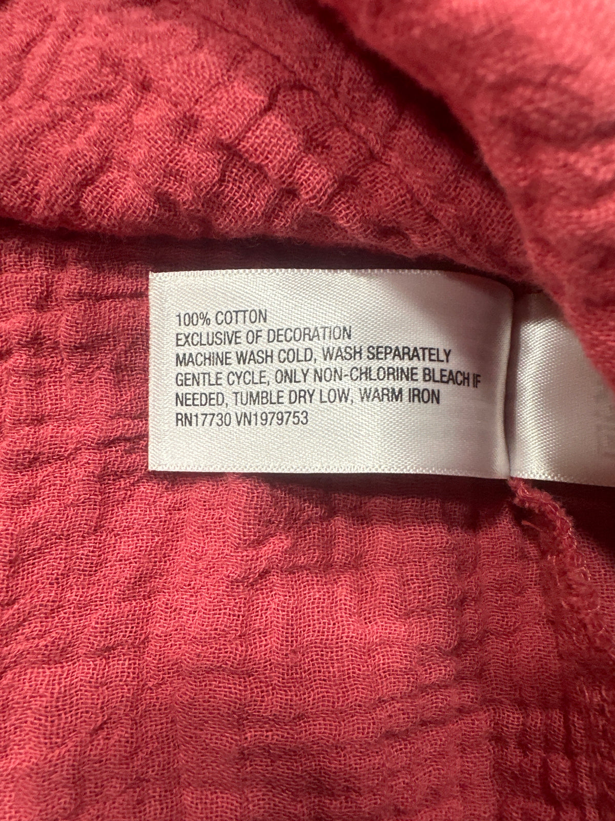 Universal Thread cami material label showing 100 percent cotton
