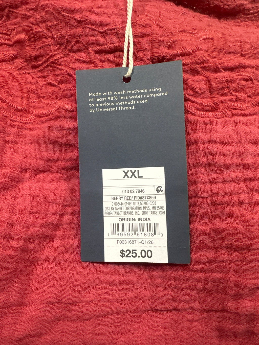 Universal Thread berry red cami retail tag showing size XXL and UPC