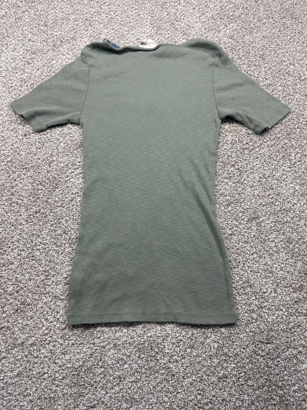 Universal Thread women’s green lace trim ribbed short sleeve T-shirt back view