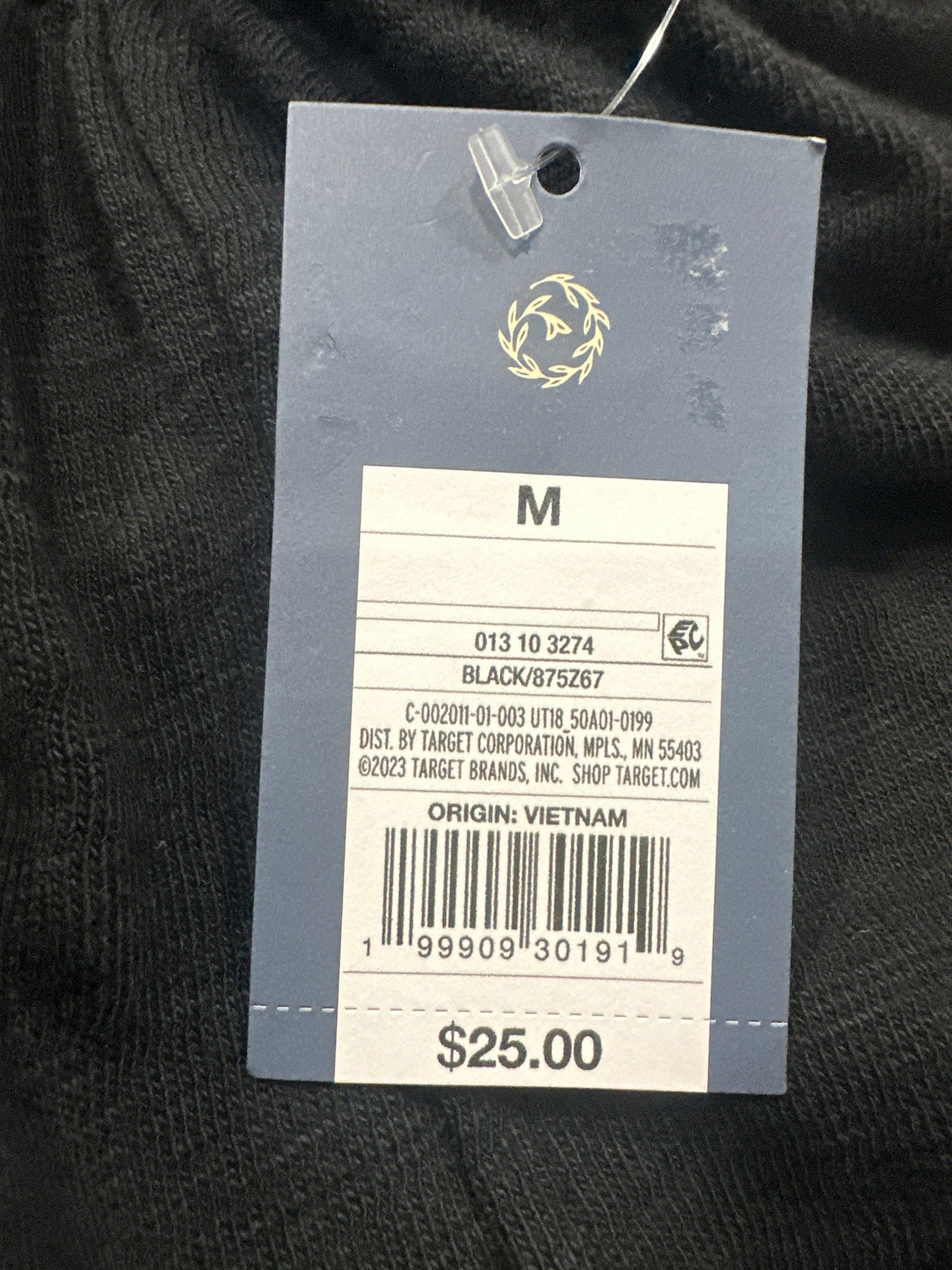 Universal Thread retail tag showing medium size and UPC